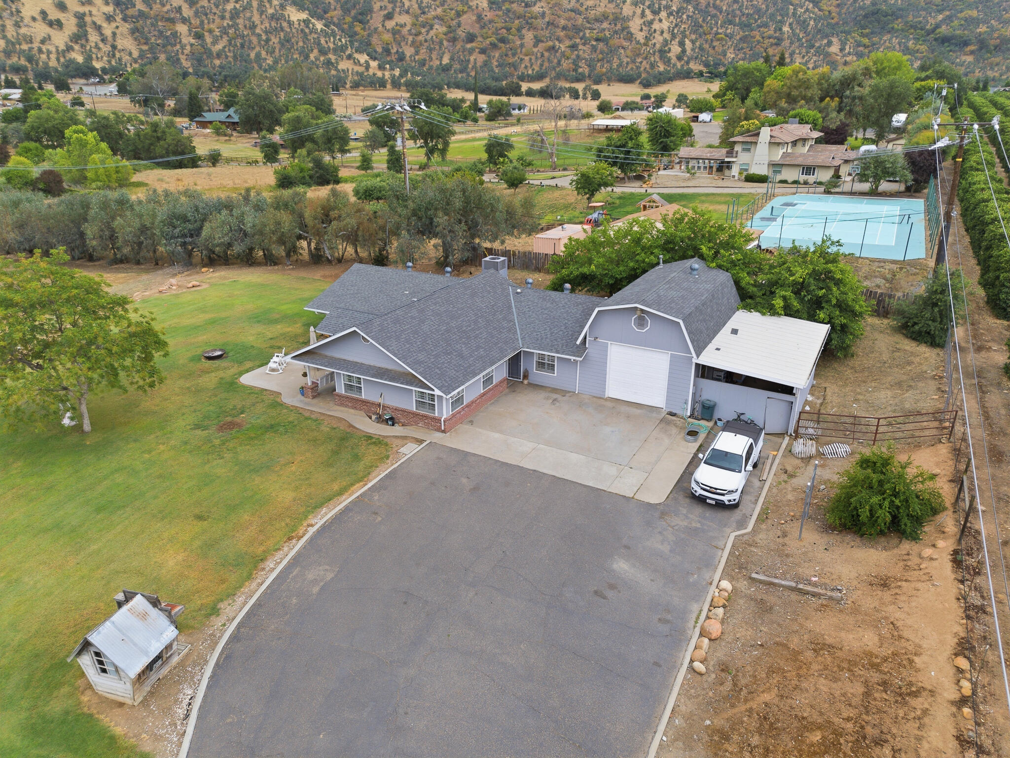 33614 Globe Dr, Springville, CA 93265