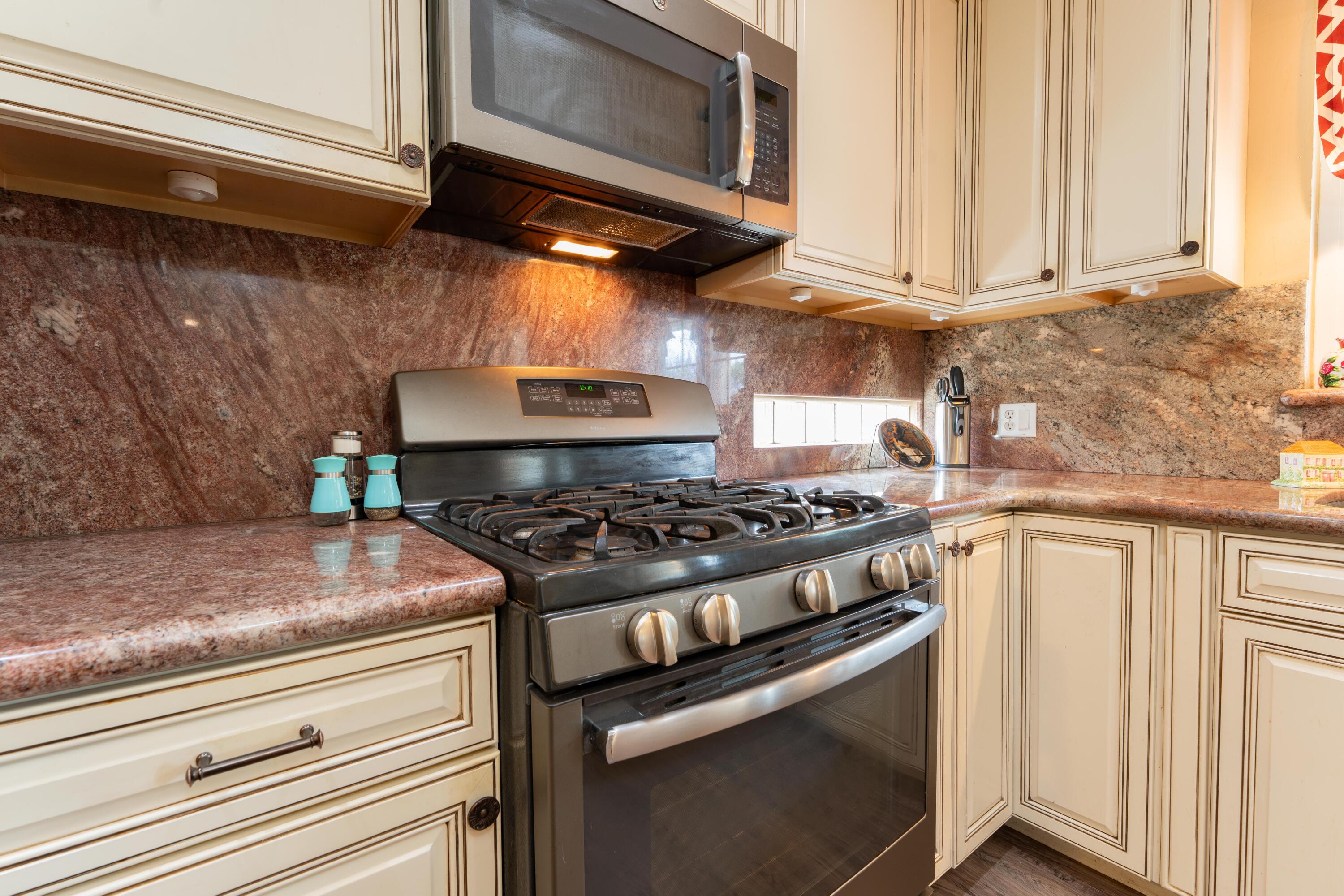 570 N Birch Ave, Reedley, CA 93654