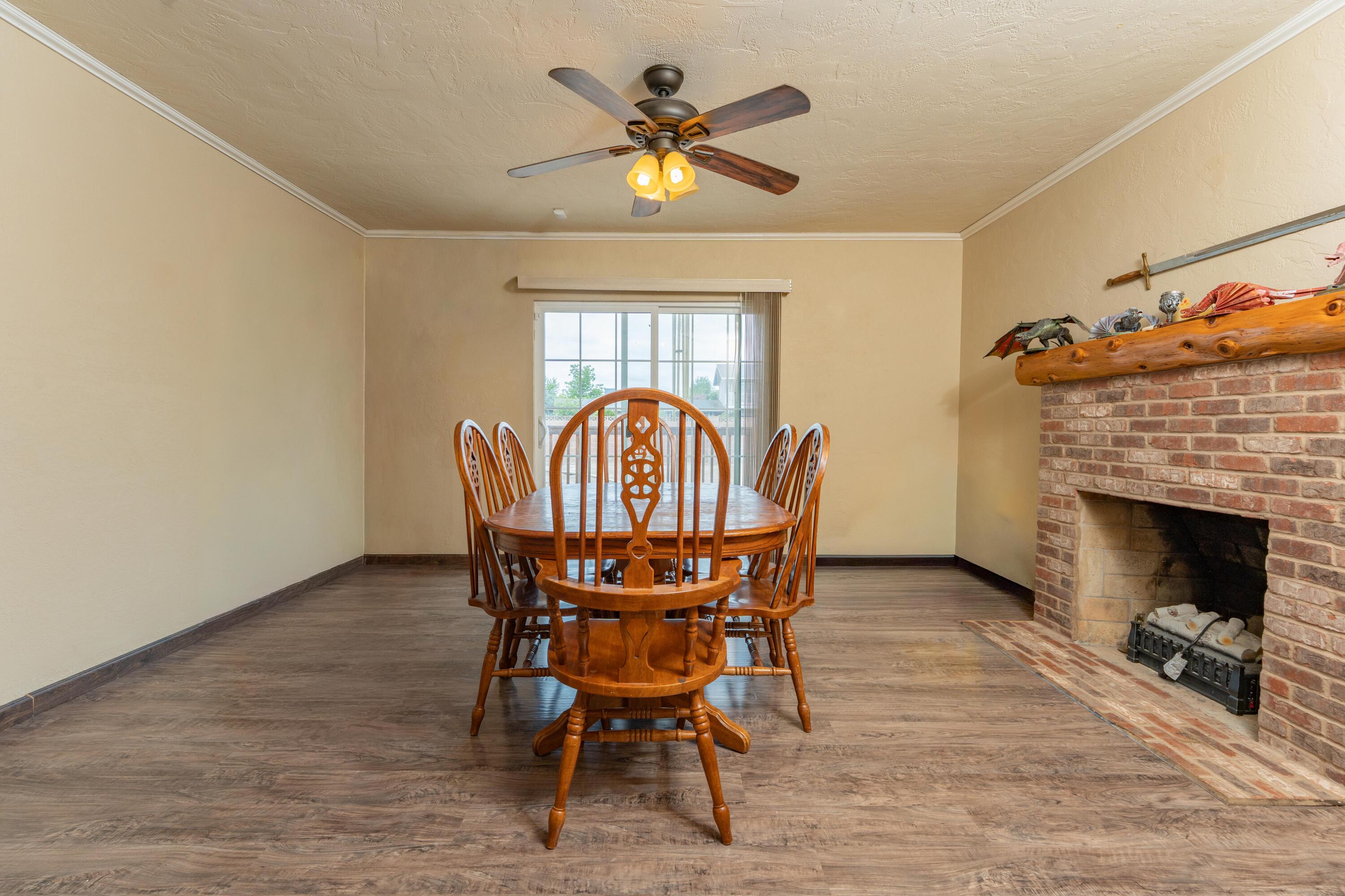 570 N Birch Ave, Reedley, CA 93654