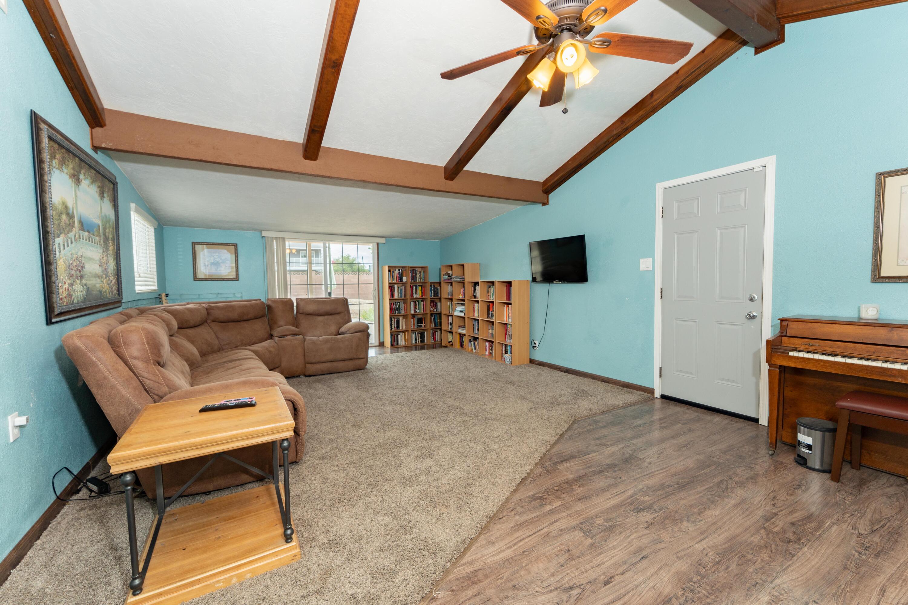 570 N Birch Ave, Reedley, CA 93654