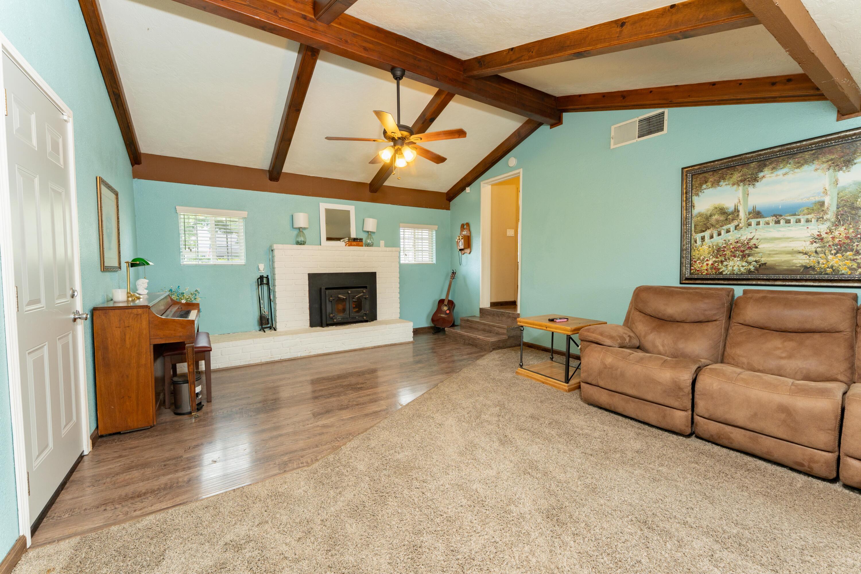 570 N Birch Ave, Reedley, CA 93654
