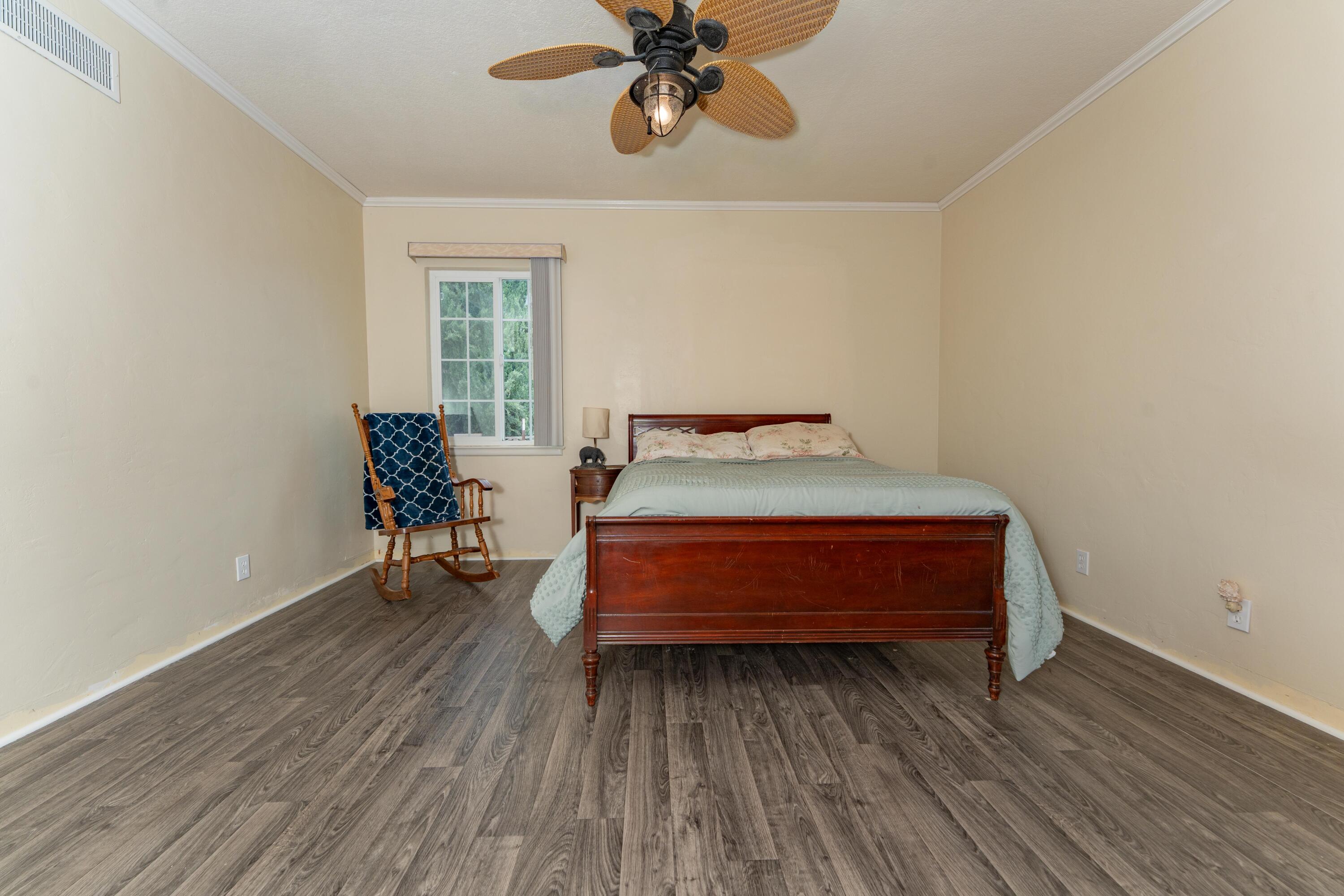 570 N Birch Ave, Reedley, CA 93654
