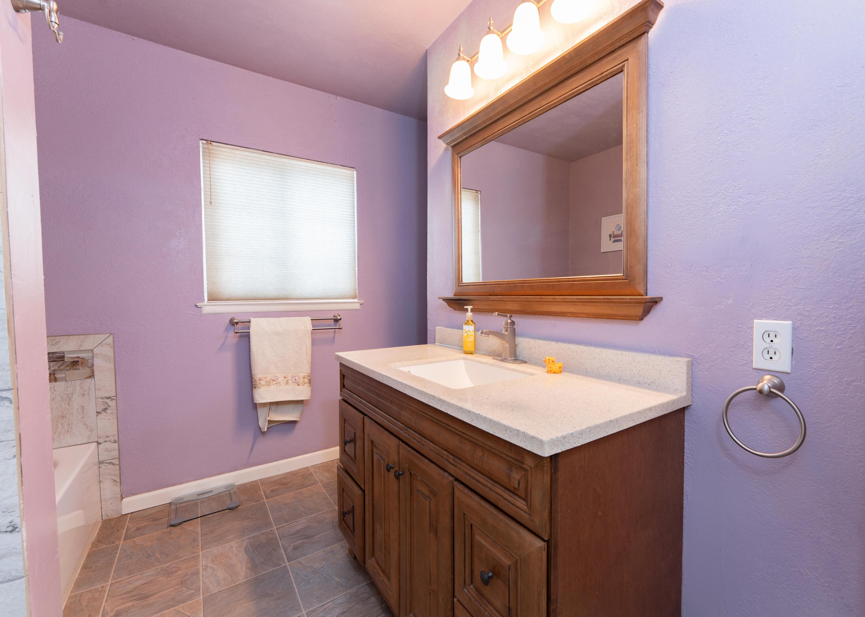 570 N Birch Ave, Reedley, CA 93654