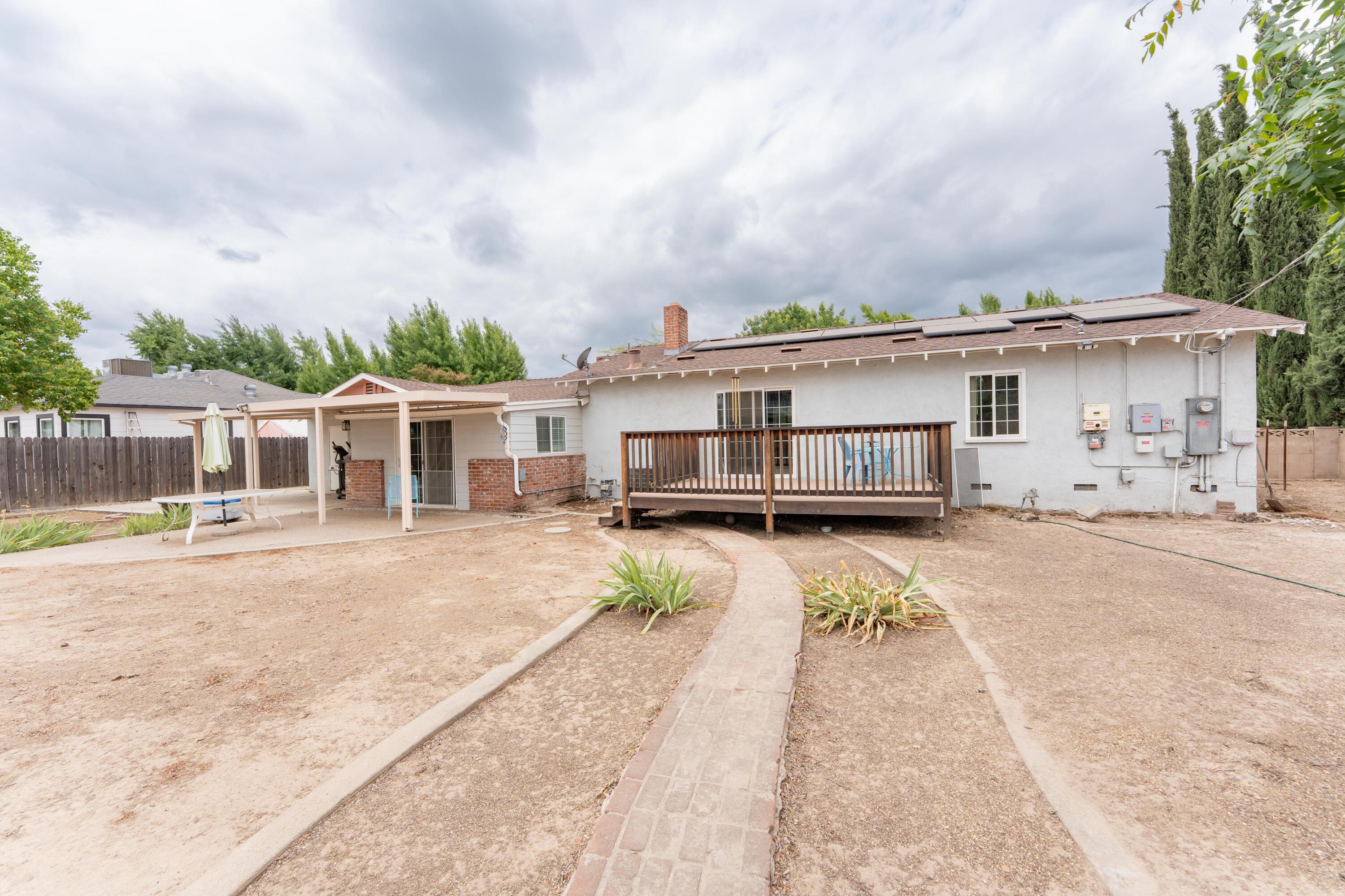 570 N Birch Ave, Reedley, CA 93654