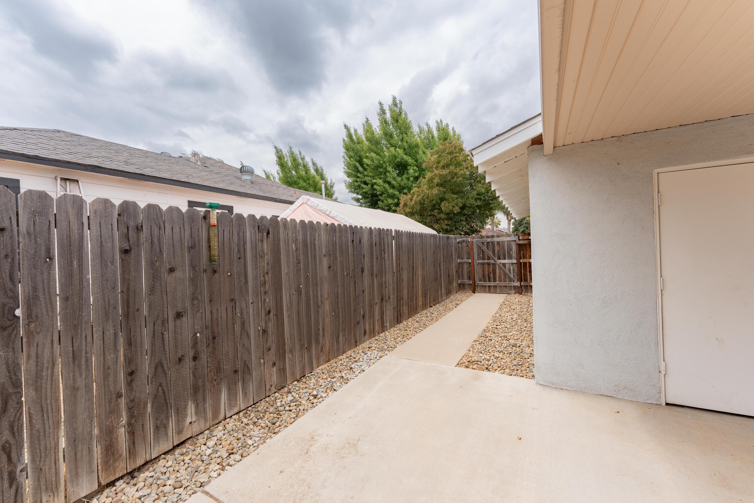 570 N Birch Ave, Reedley, CA 93654