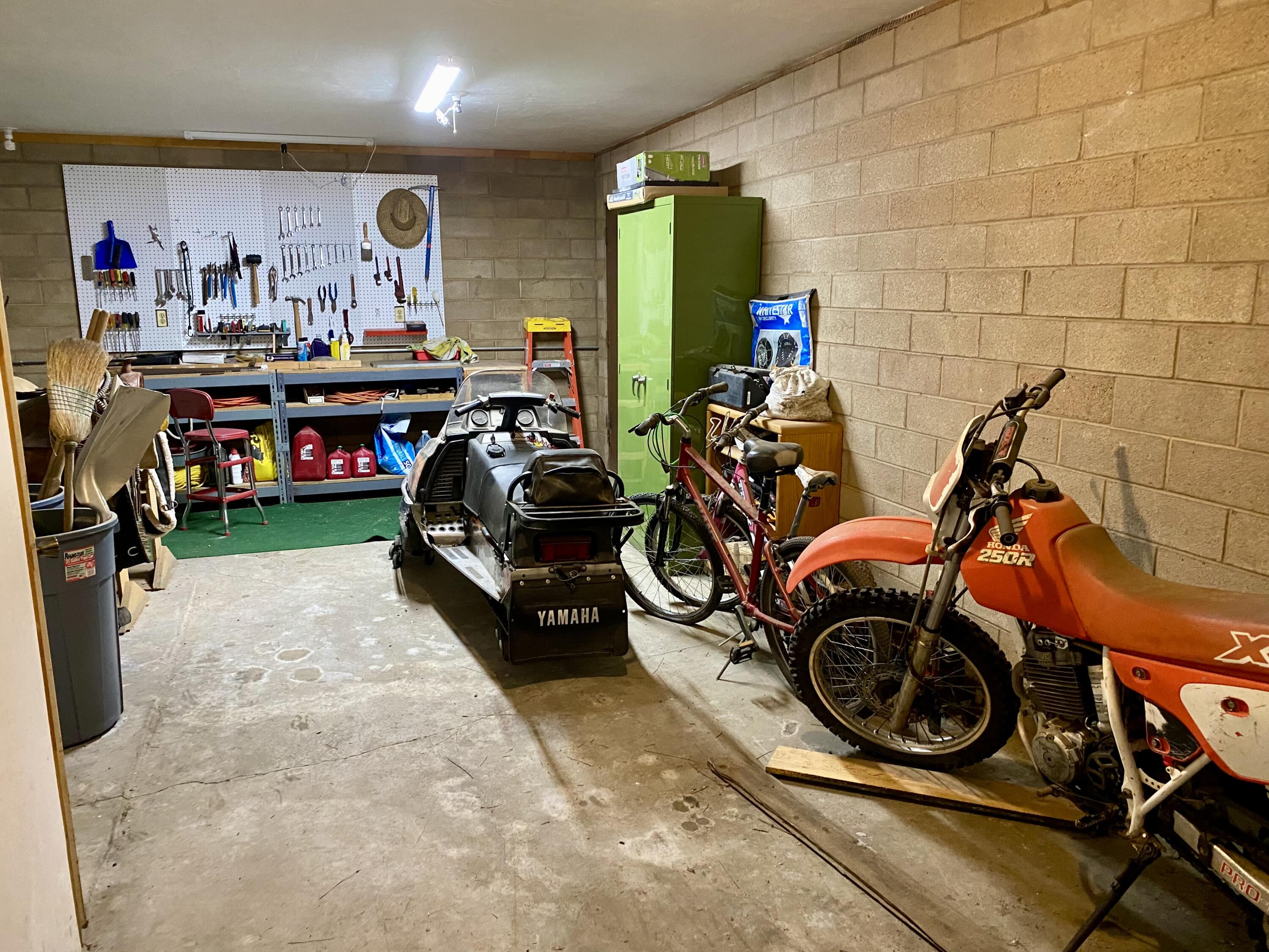 57148 Kramer Dr, Springville, CA 93265