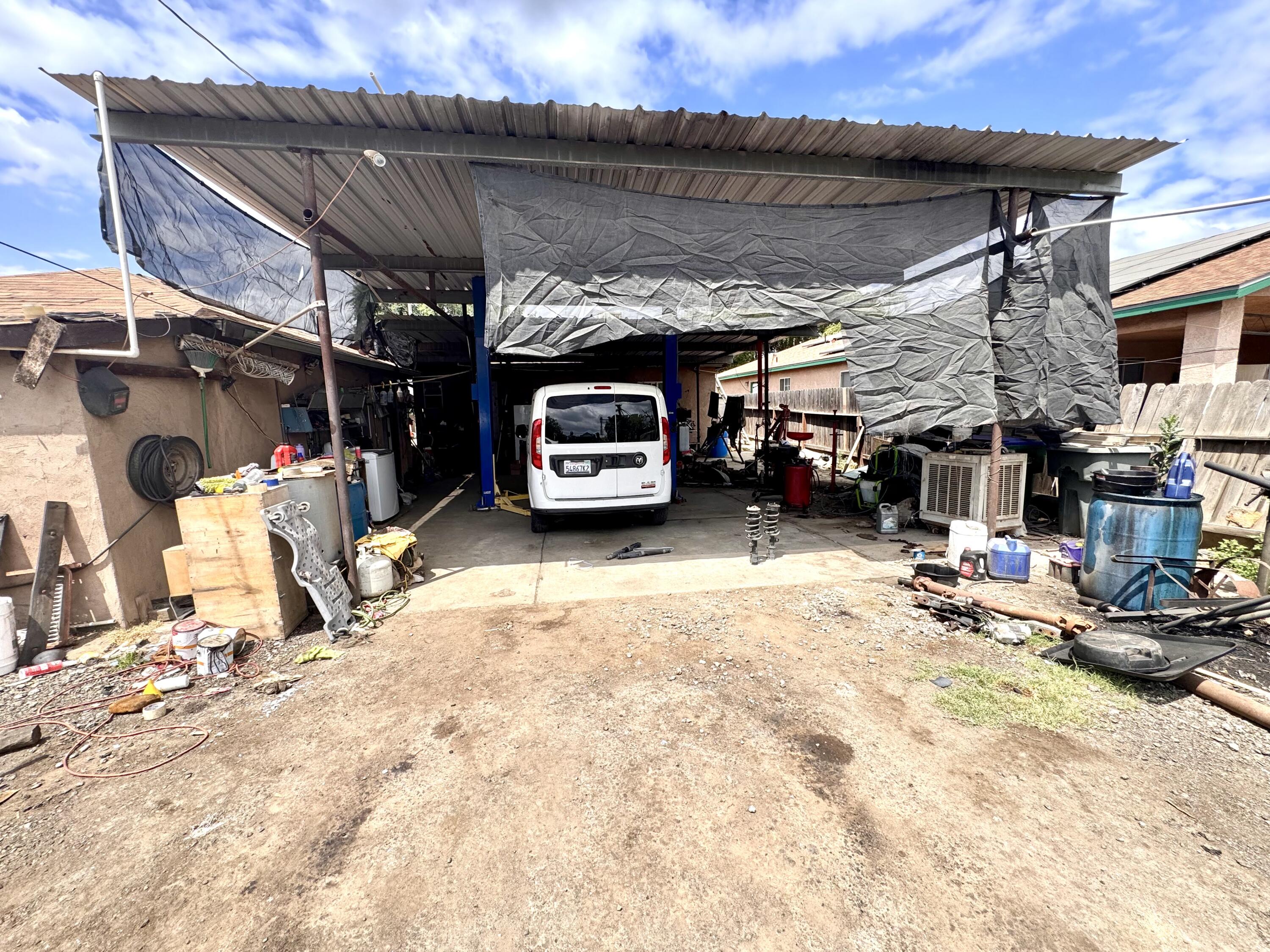 712 S G St, Tulare, CA 93274