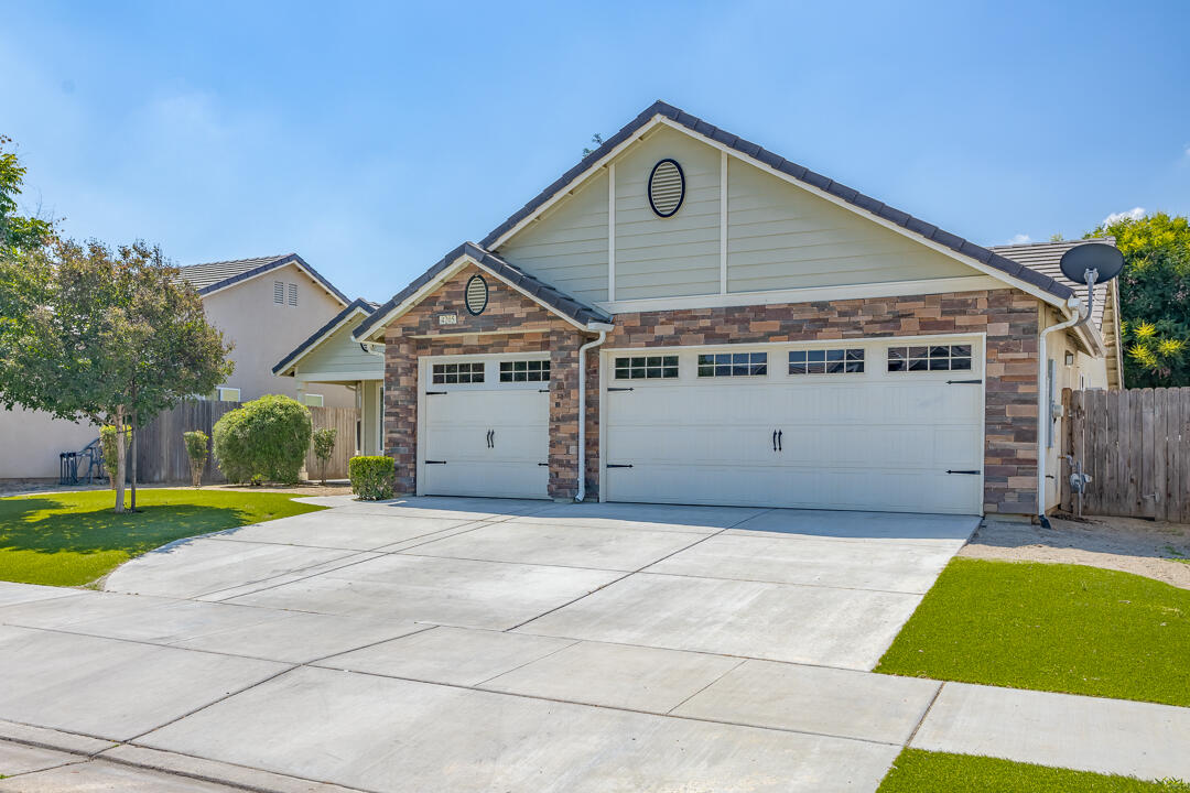 4205 W Buena Vista Ave, Visalia, CA 93291