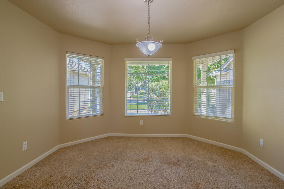 4205 W Buena Vista Ave, Visalia, CA 93291