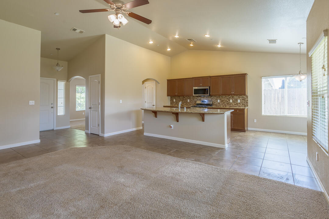 4205 W Buena Vista Ave, Visalia, CA 93291
