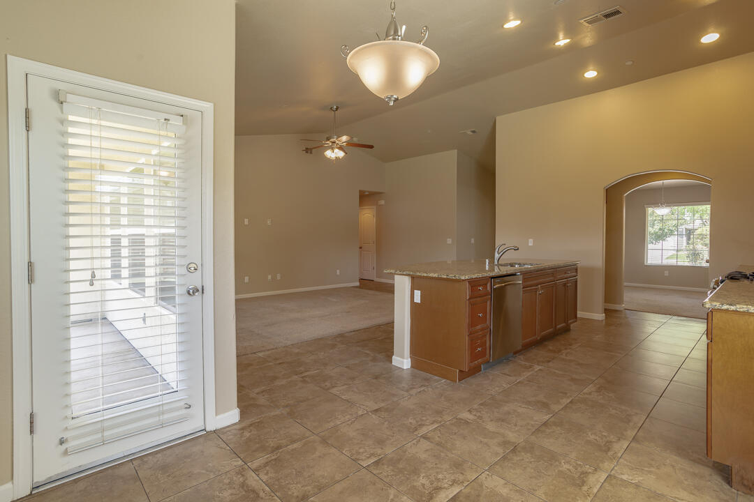 4205 W Buena Vista Ave, Visalia, CA 93291