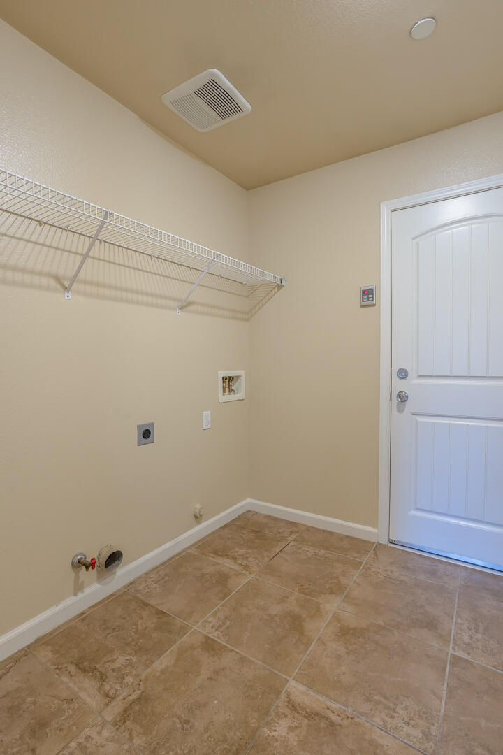 4205 W Buena Vista Ave, Visalia, CA 93291