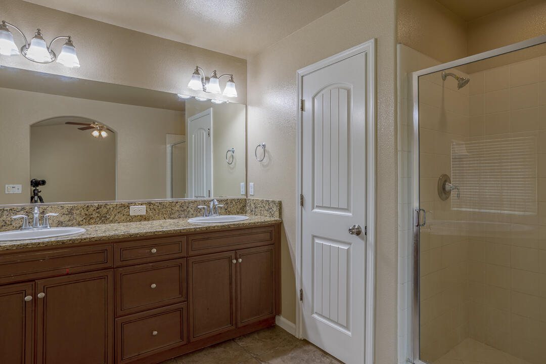 4205 W Buena Vista Ave, Visalia, CA 93291