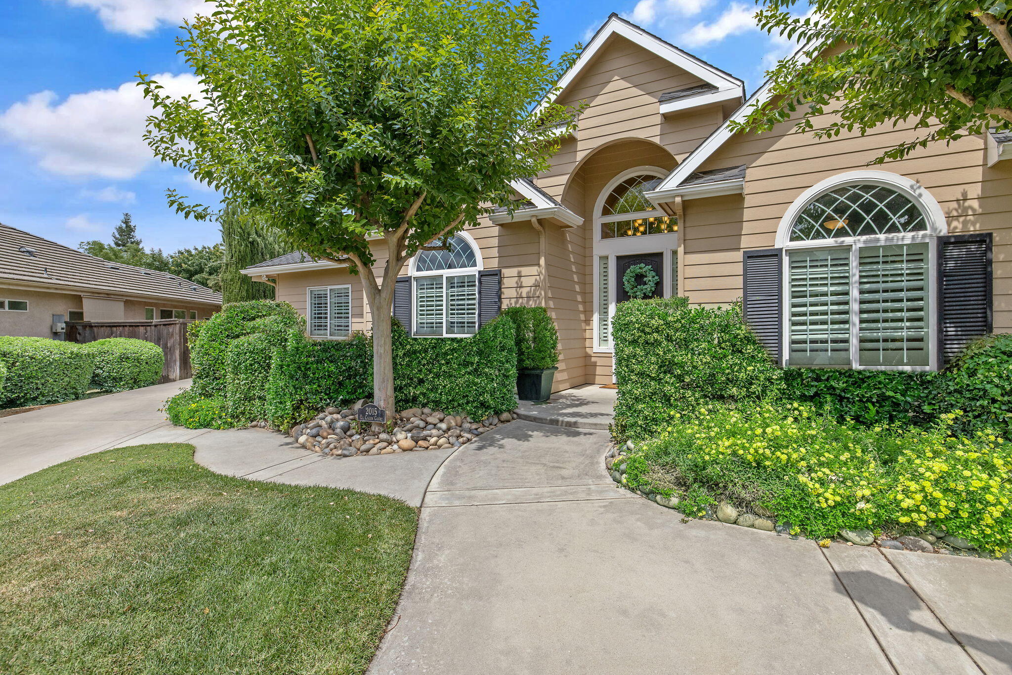 2015 S El Cajon Ct, Visalia, CA 93277
