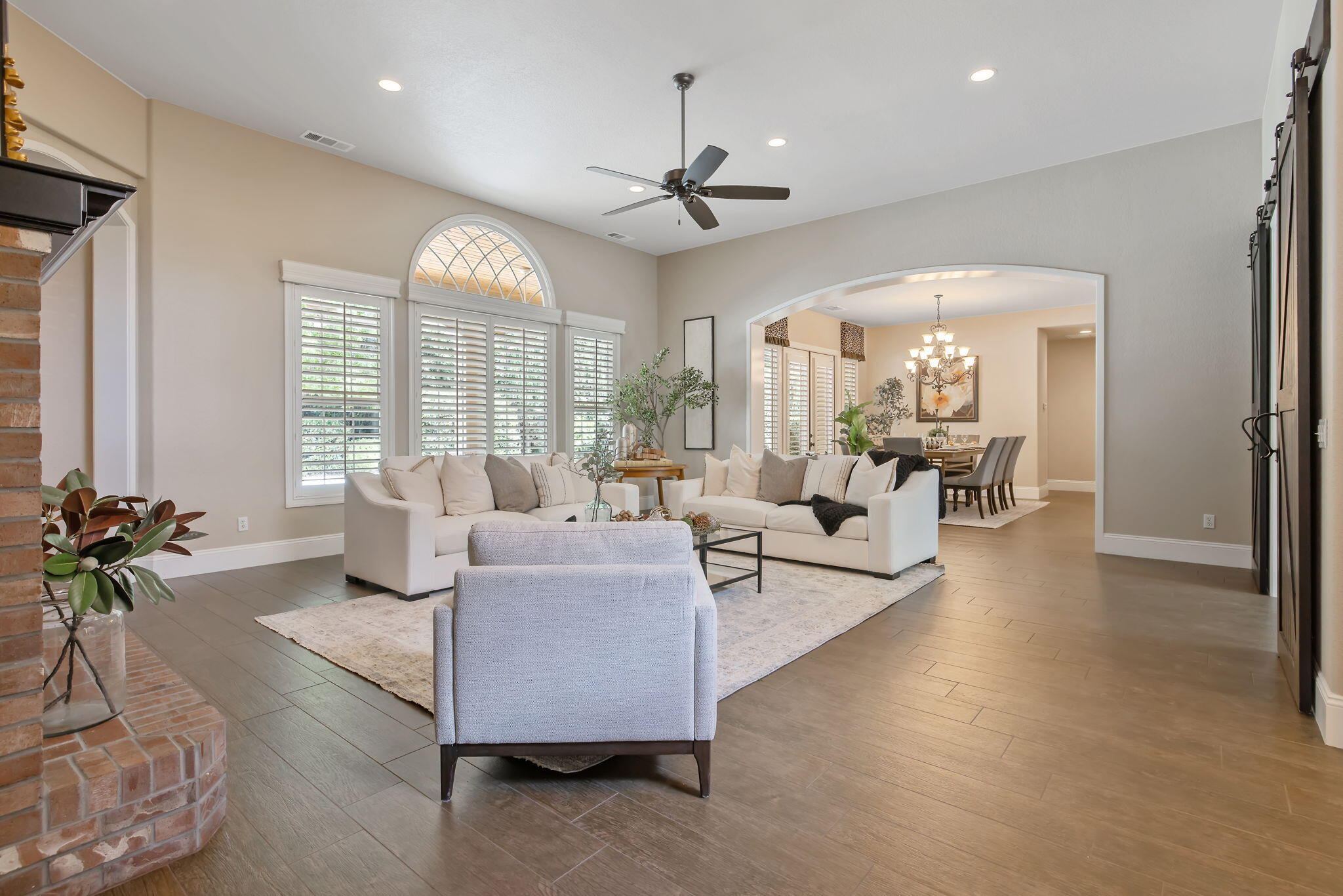2015 S El Cajon Ct, Visalia, CA 93277