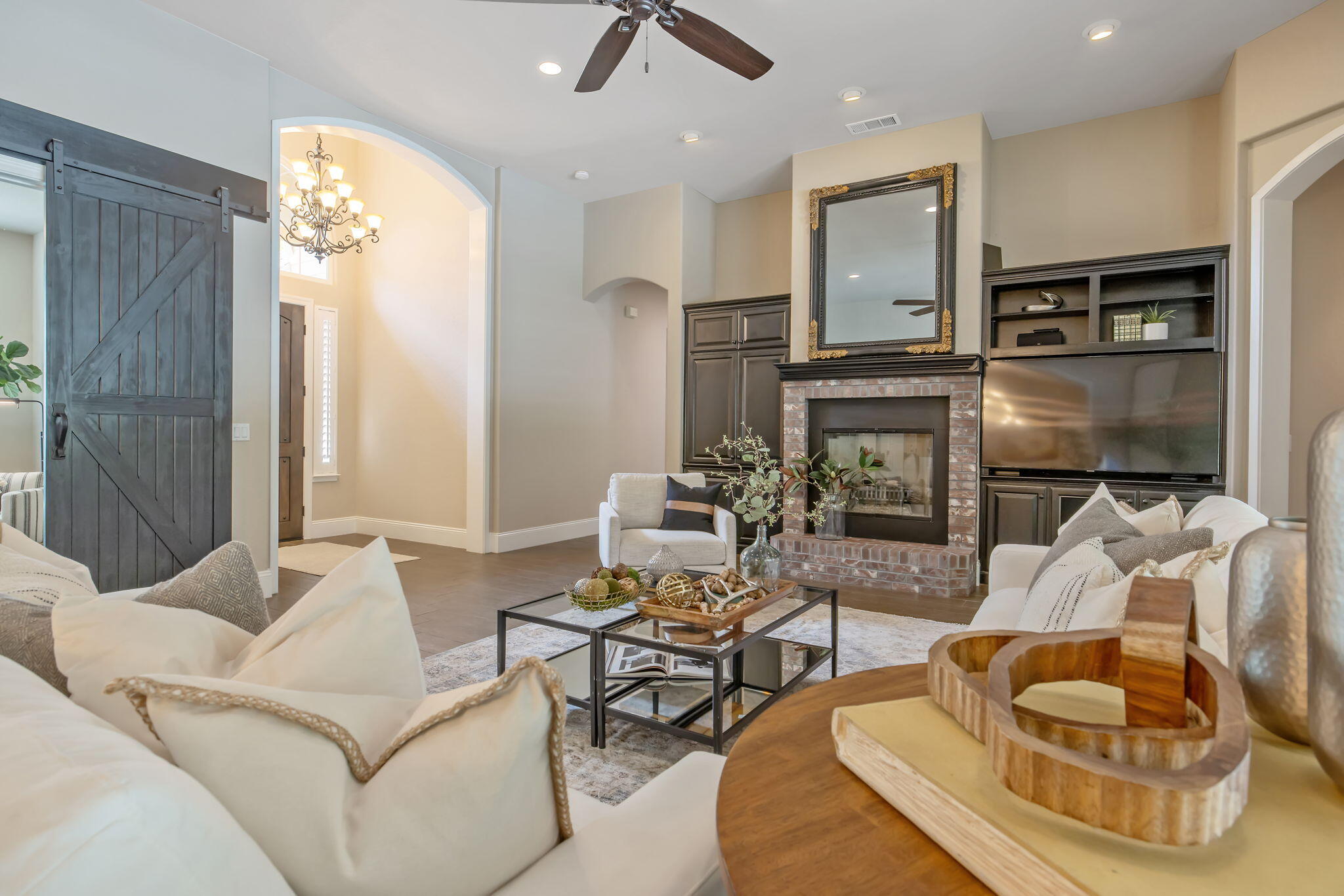 2015 S El Cajon Ct, Visalia, CA 93277