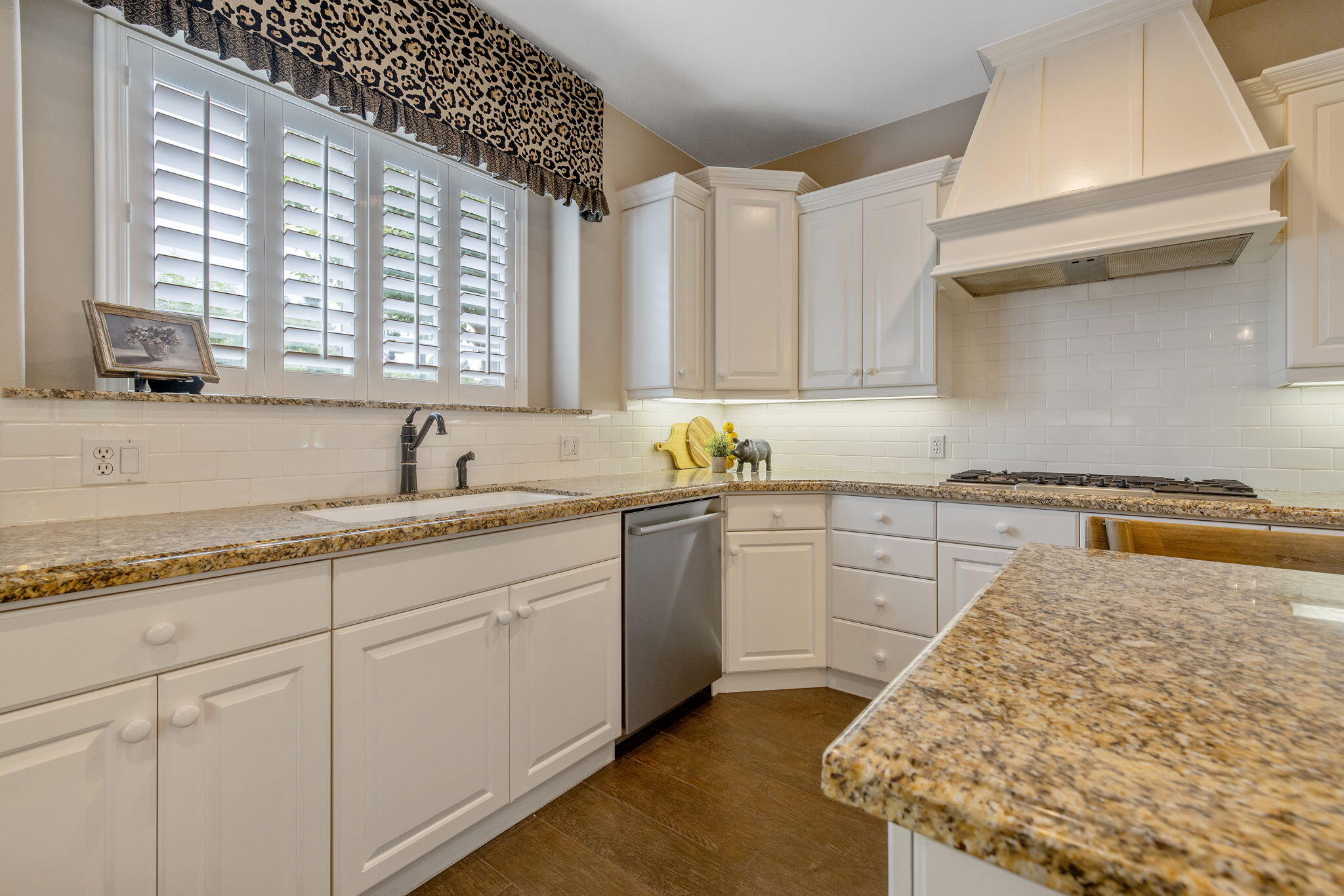 2015 S El Cajon Ct, Visalia, CA 93277