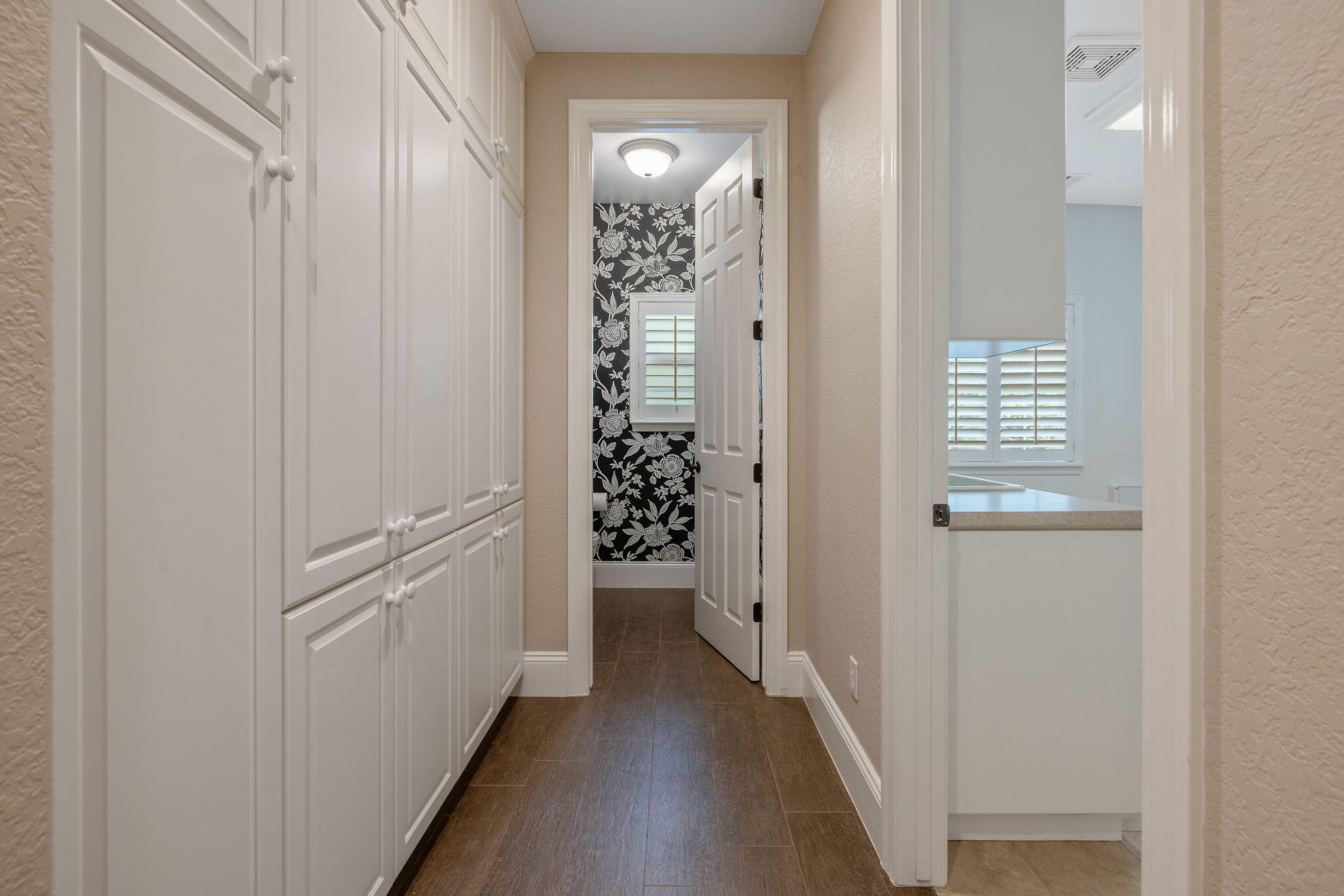 2015 S El Cajon Ct, Visalia, CA 93277