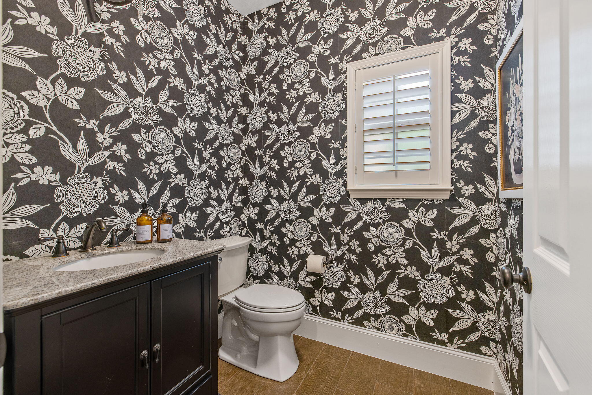 2015 S El Cajon Ct, Visalia, CA 93277