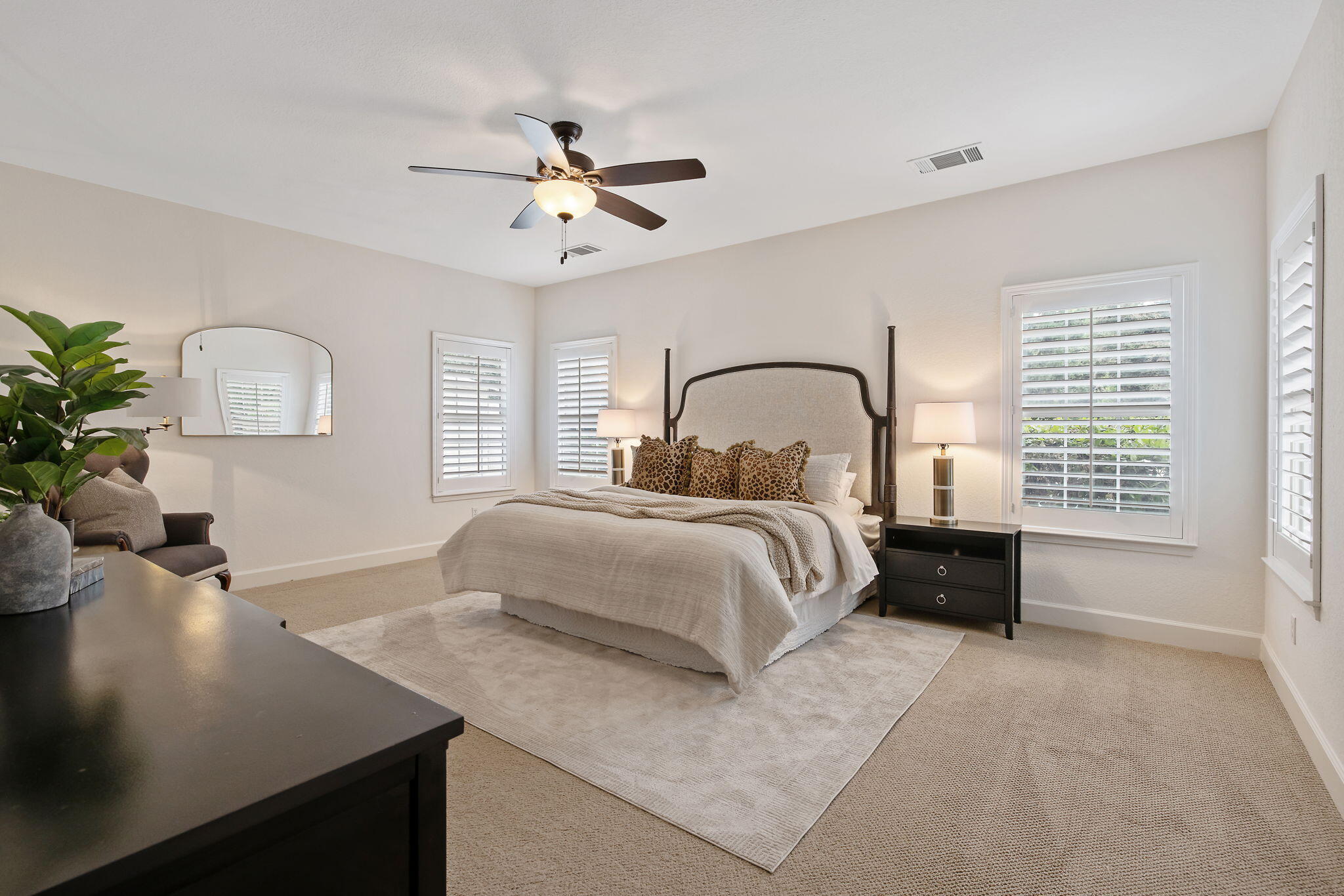 2015 S El Cajon Ct, Visalia, CA 93277