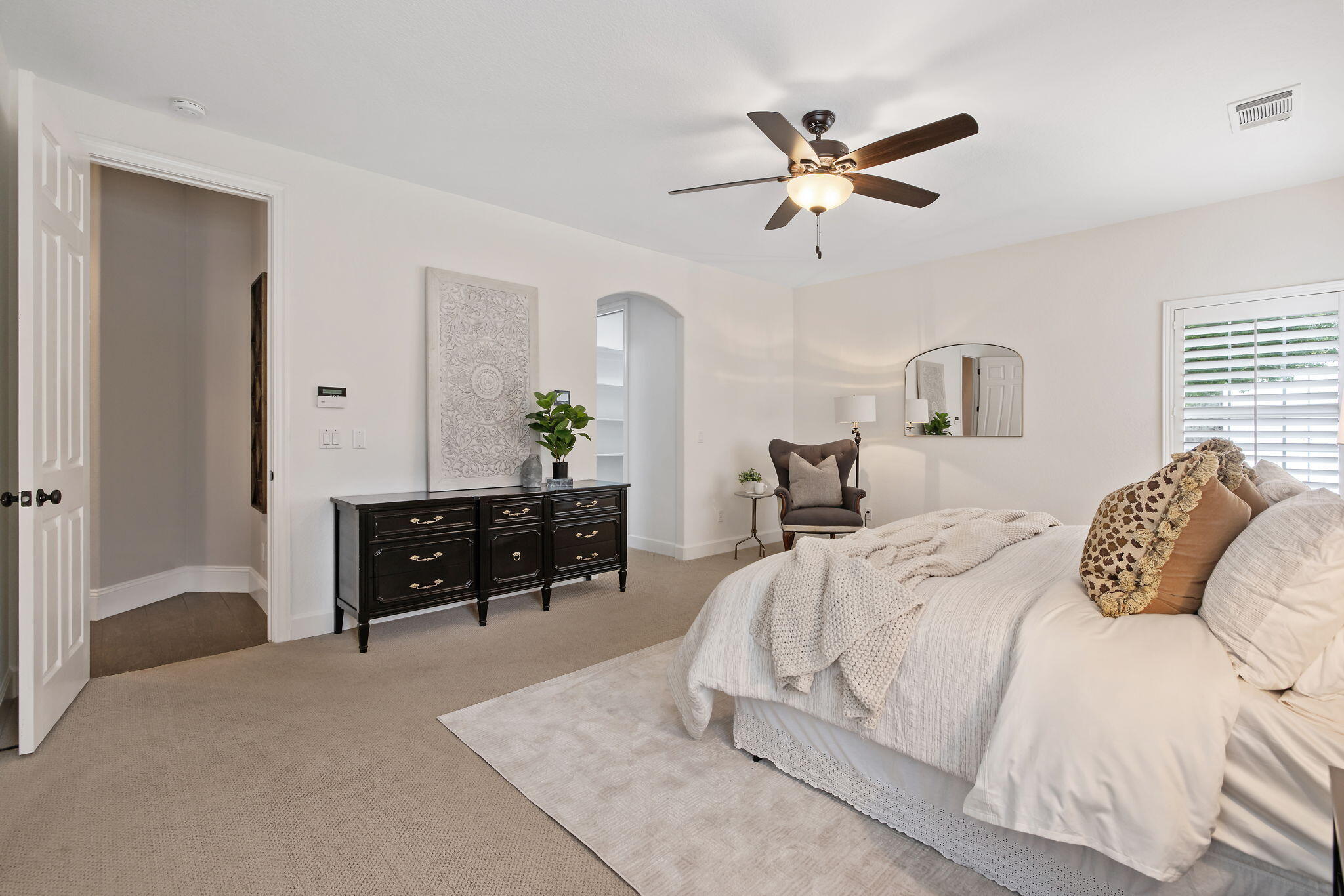 2015 S El Cajon Ct, Visalia, CA 93277