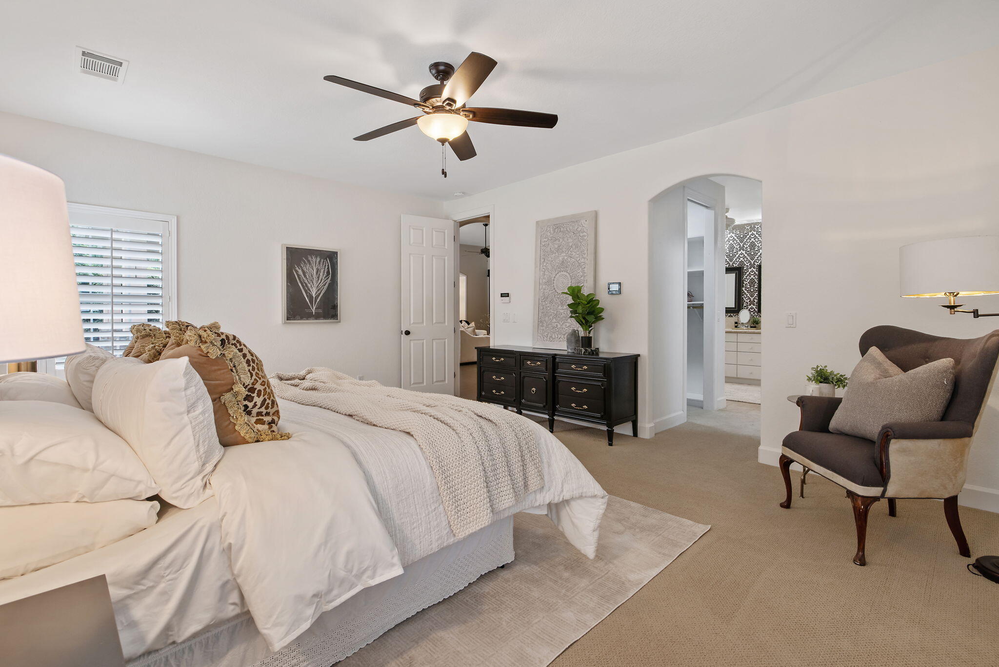 2015 S El Cajon Ct, Visalia, CA 93277