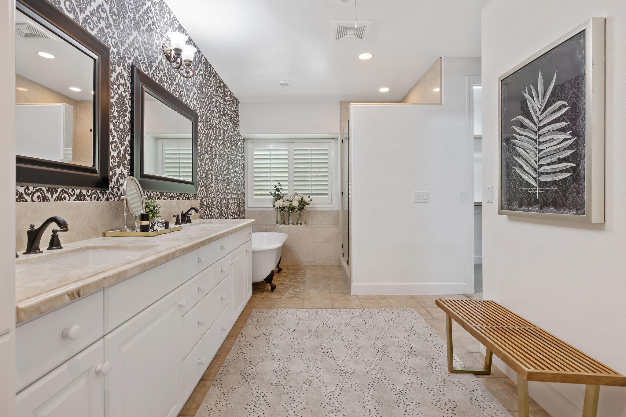 2015 S El Cajon Ct, Visalia, CA 93277