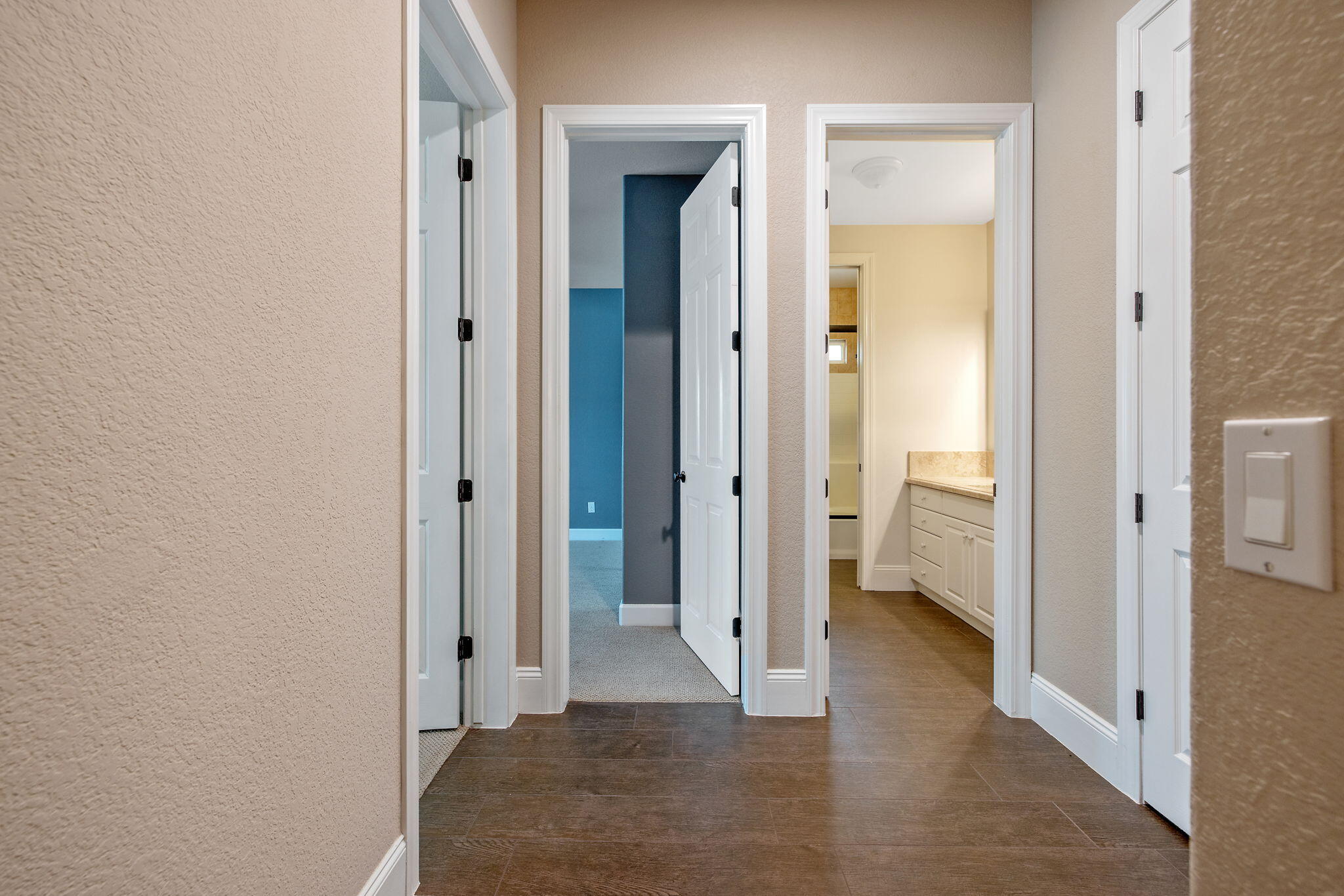 2015 S El Cajon Ct, Visalia, CA 93277