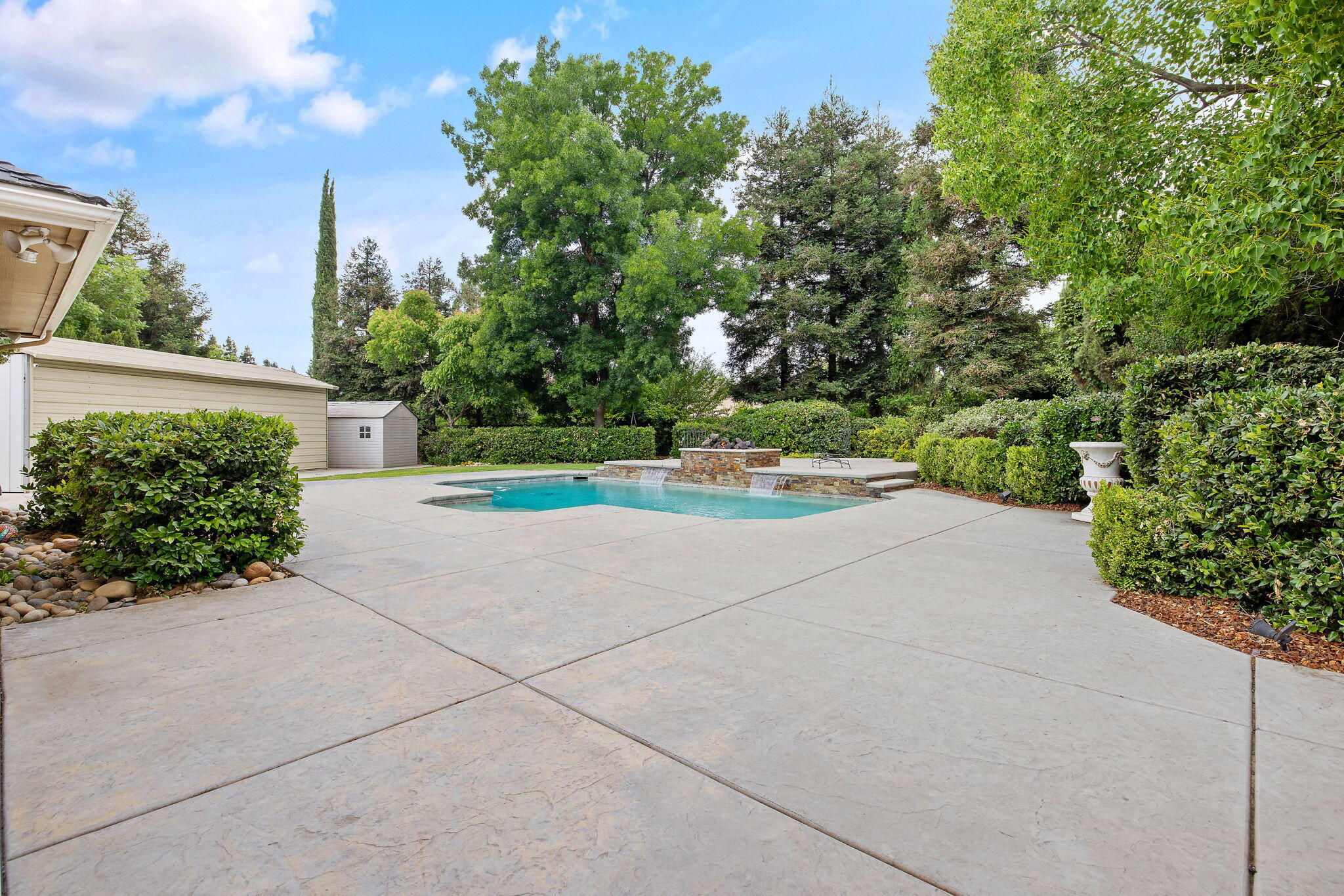 2015 S El Cajon Ct, Visalia, CA 93277