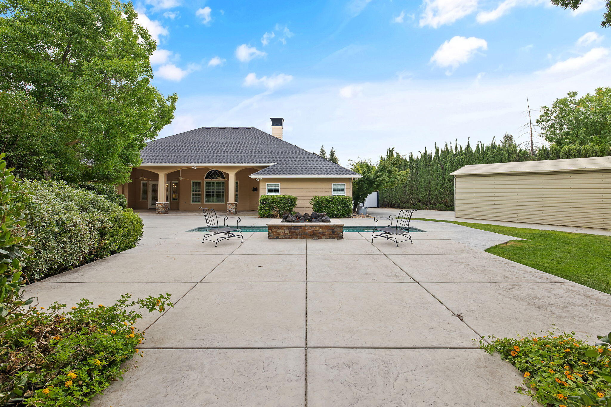 2015 S El Cajon Ct, Visalia, CA 93277