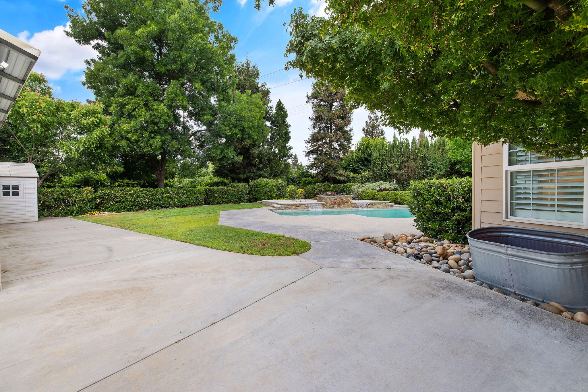 2015 S El Cajon Ct, Visalia, CA 93277