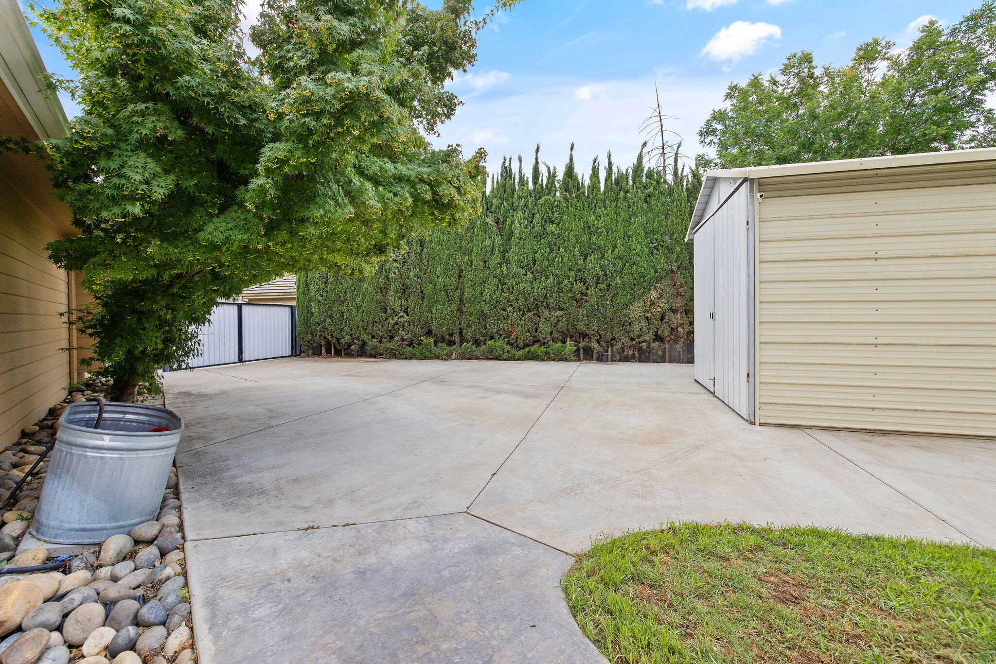 2015 S El Cajon Ct, Visalia, CA 93277