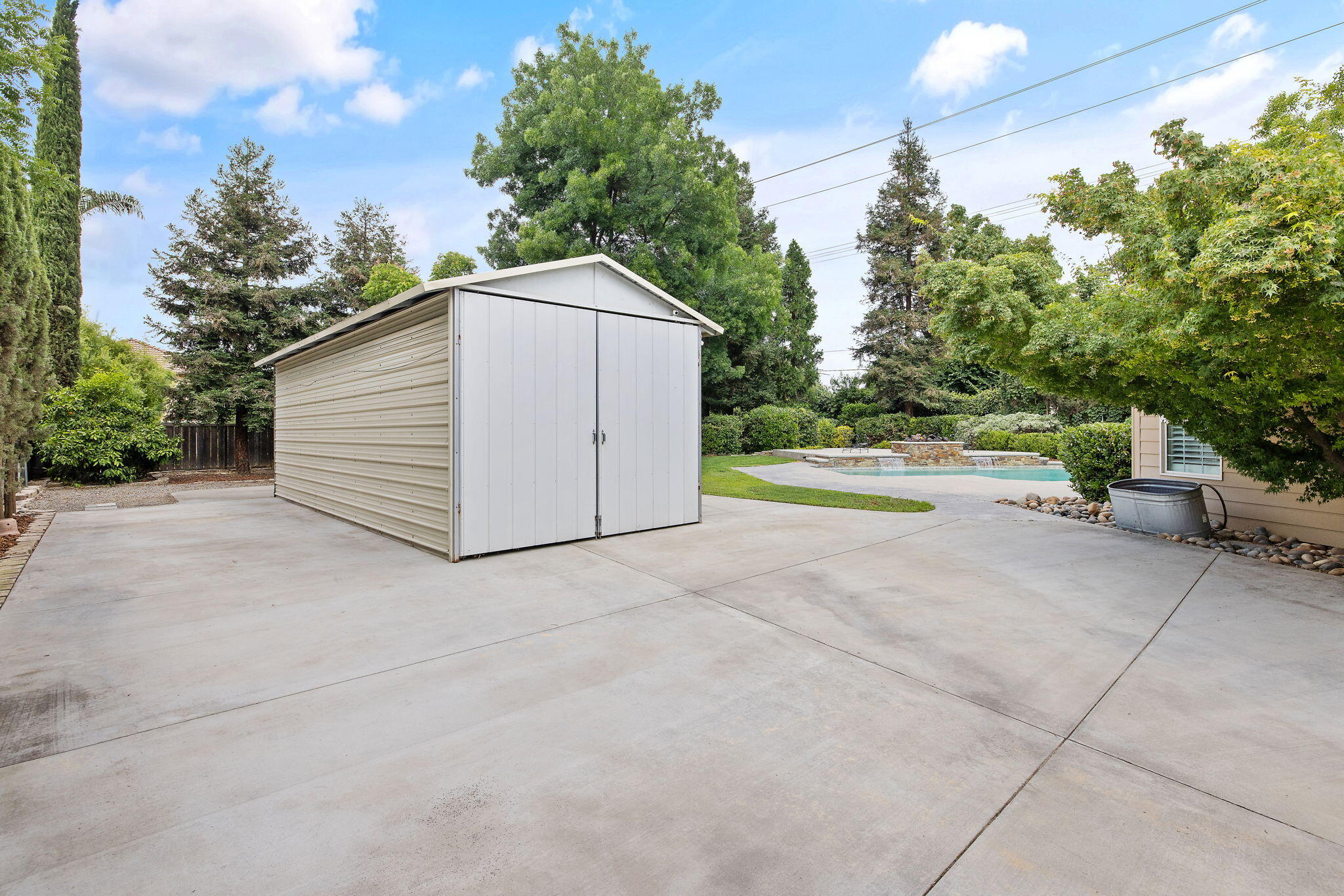 2015 S El Cajon Ct, Visalia, CA 93277