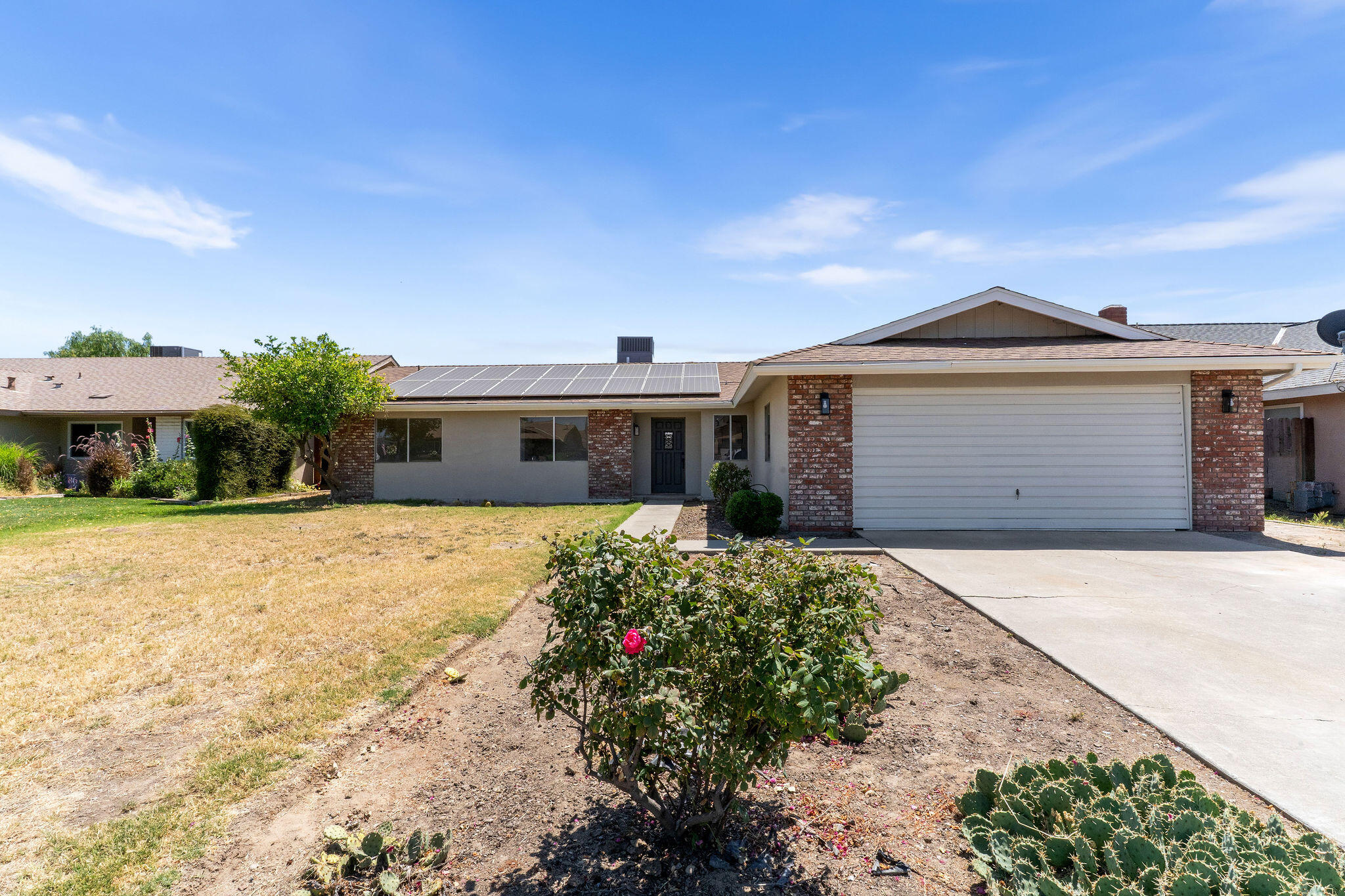 2117 Beechwood Ct, Hanford, CA 93230