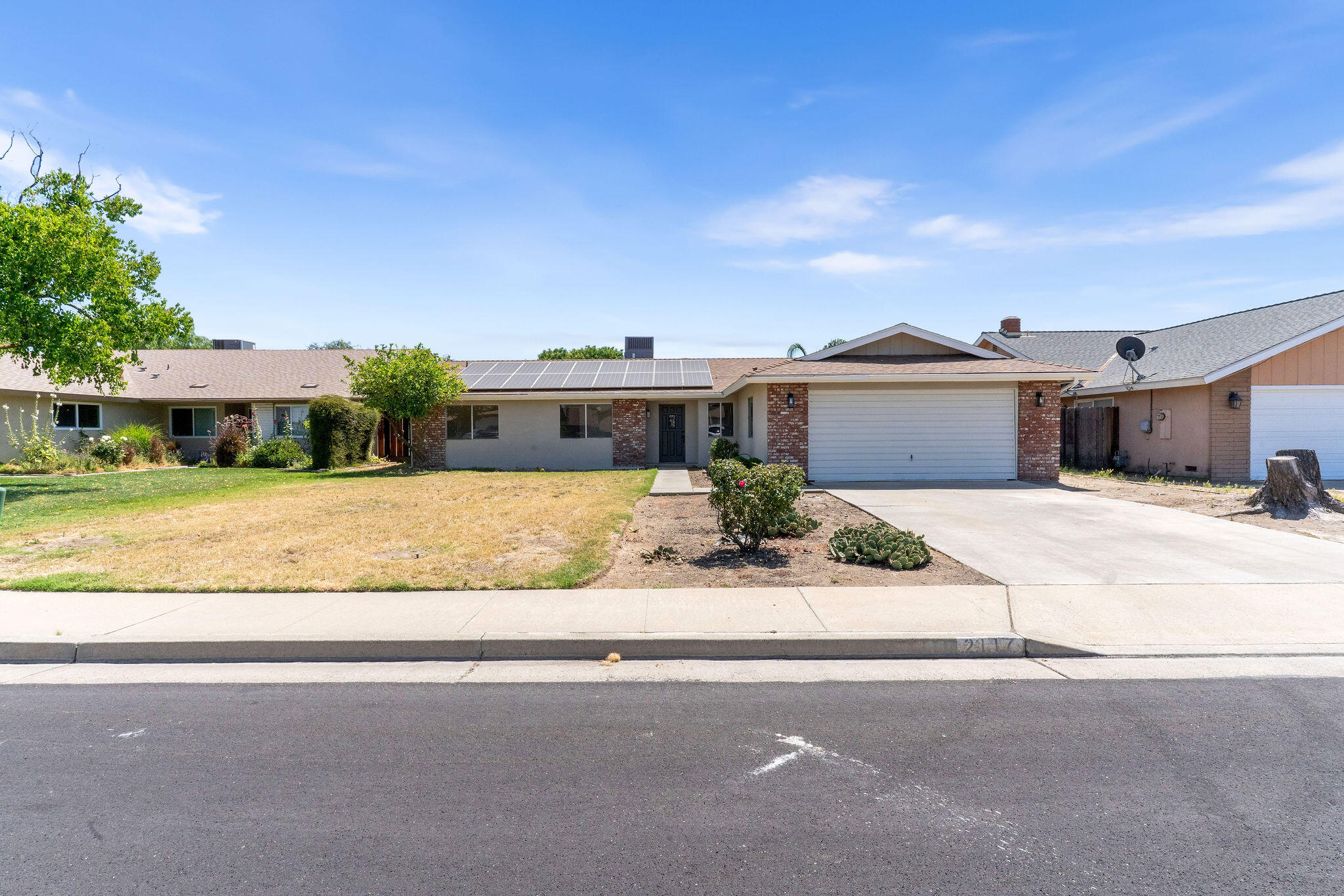 2117 Beechwood Ct, Hanford, CA 93230