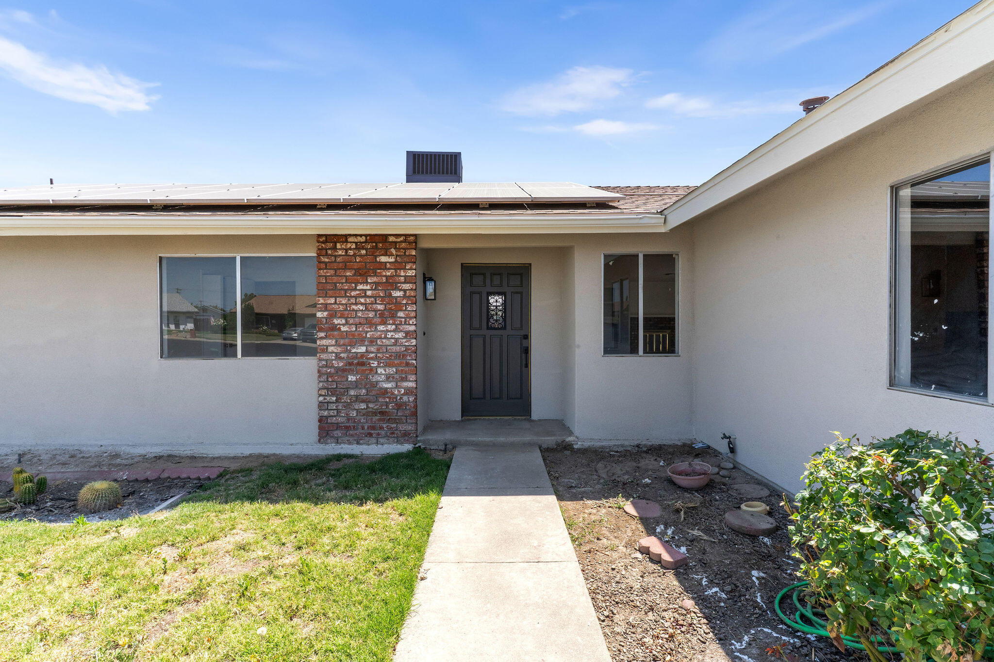 2117 Beechwood Ct, Hanford, CA 93230