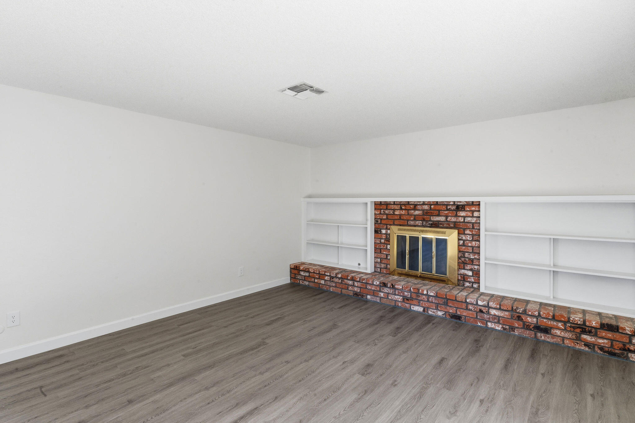 2117 Beechwood Ct, Hanford, CA 93230