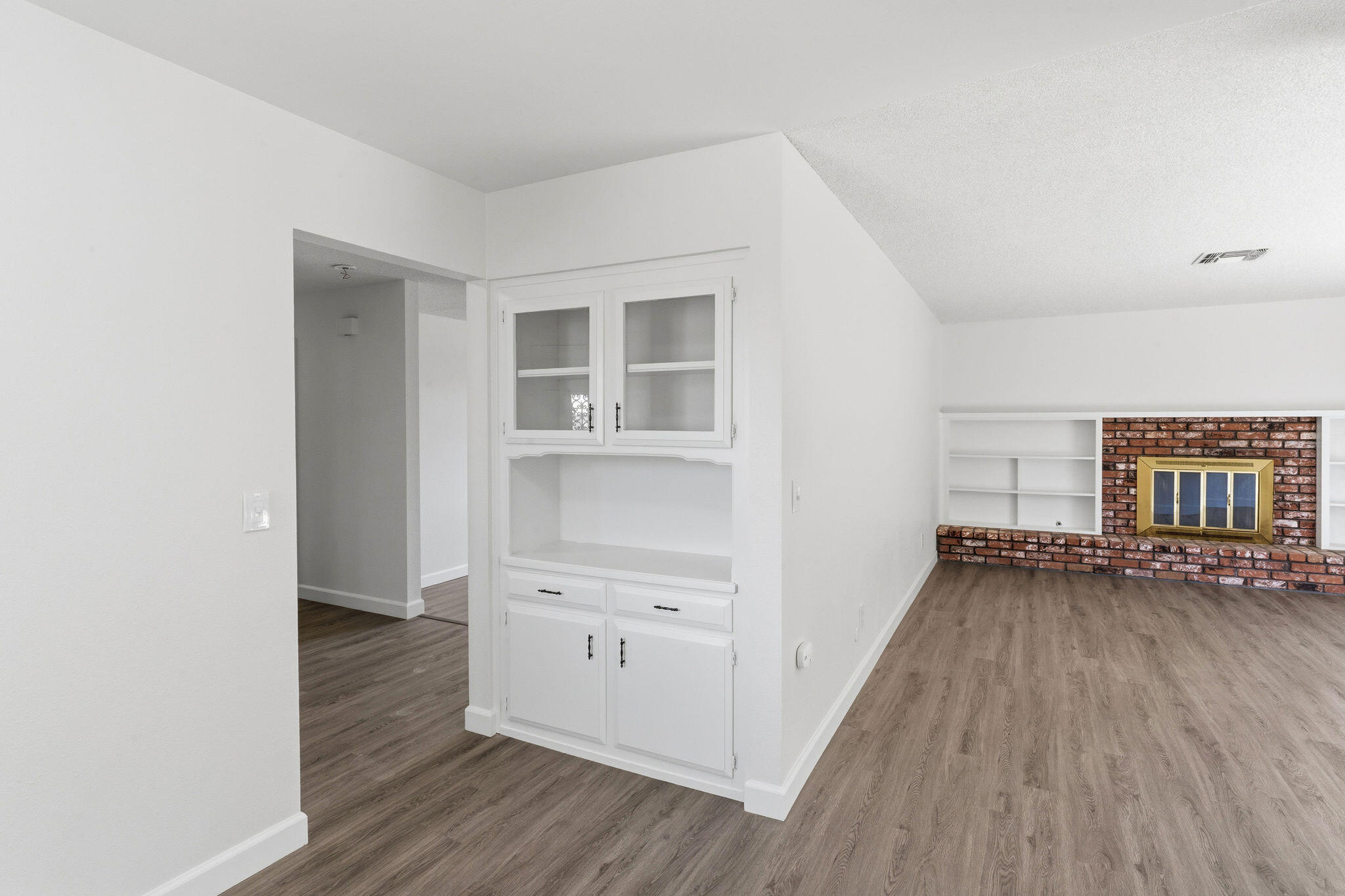 2117 Beechwood Ct, Hanford, CA 93230
