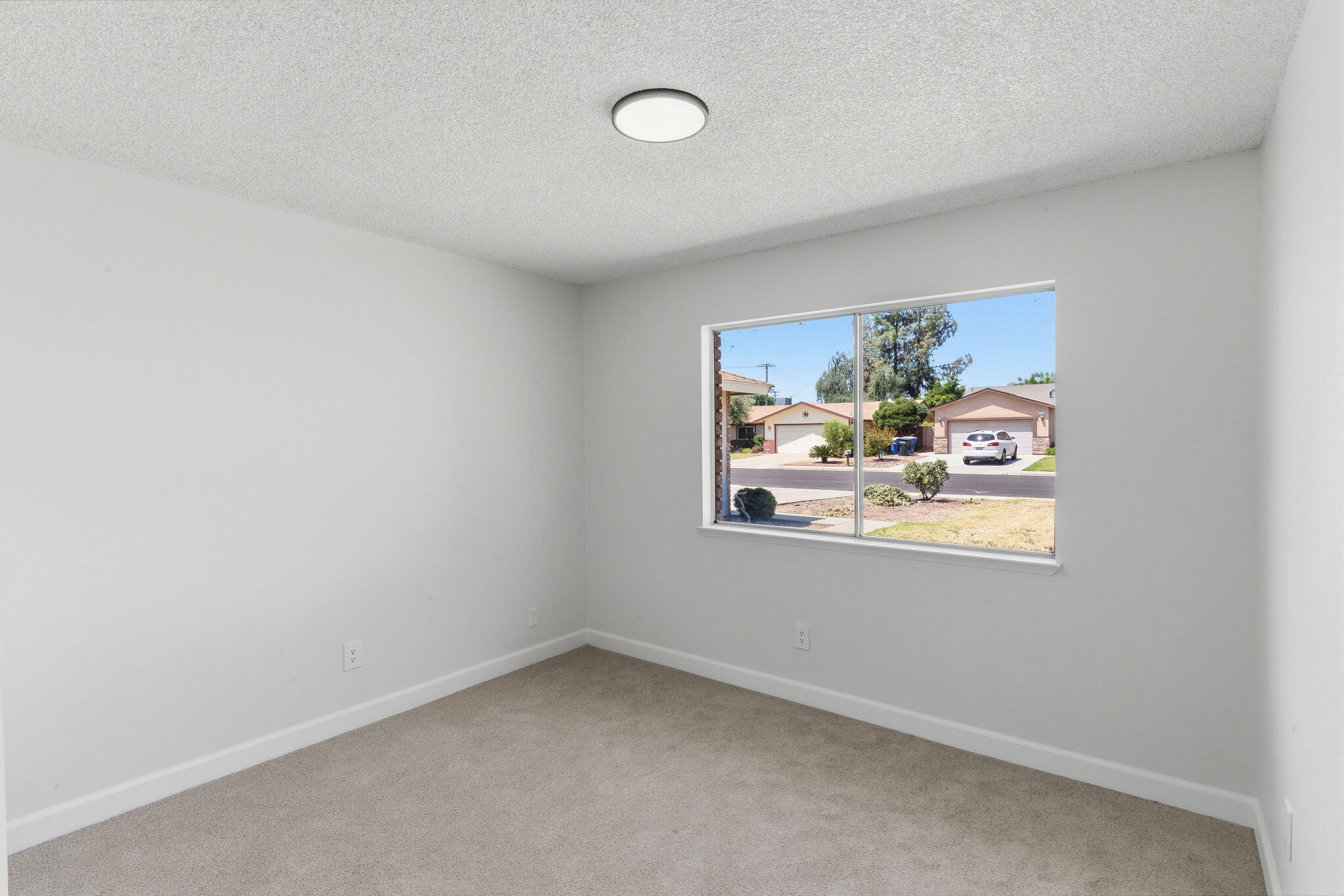 2117 Beechwood Ct, Hanford, CA 93230
