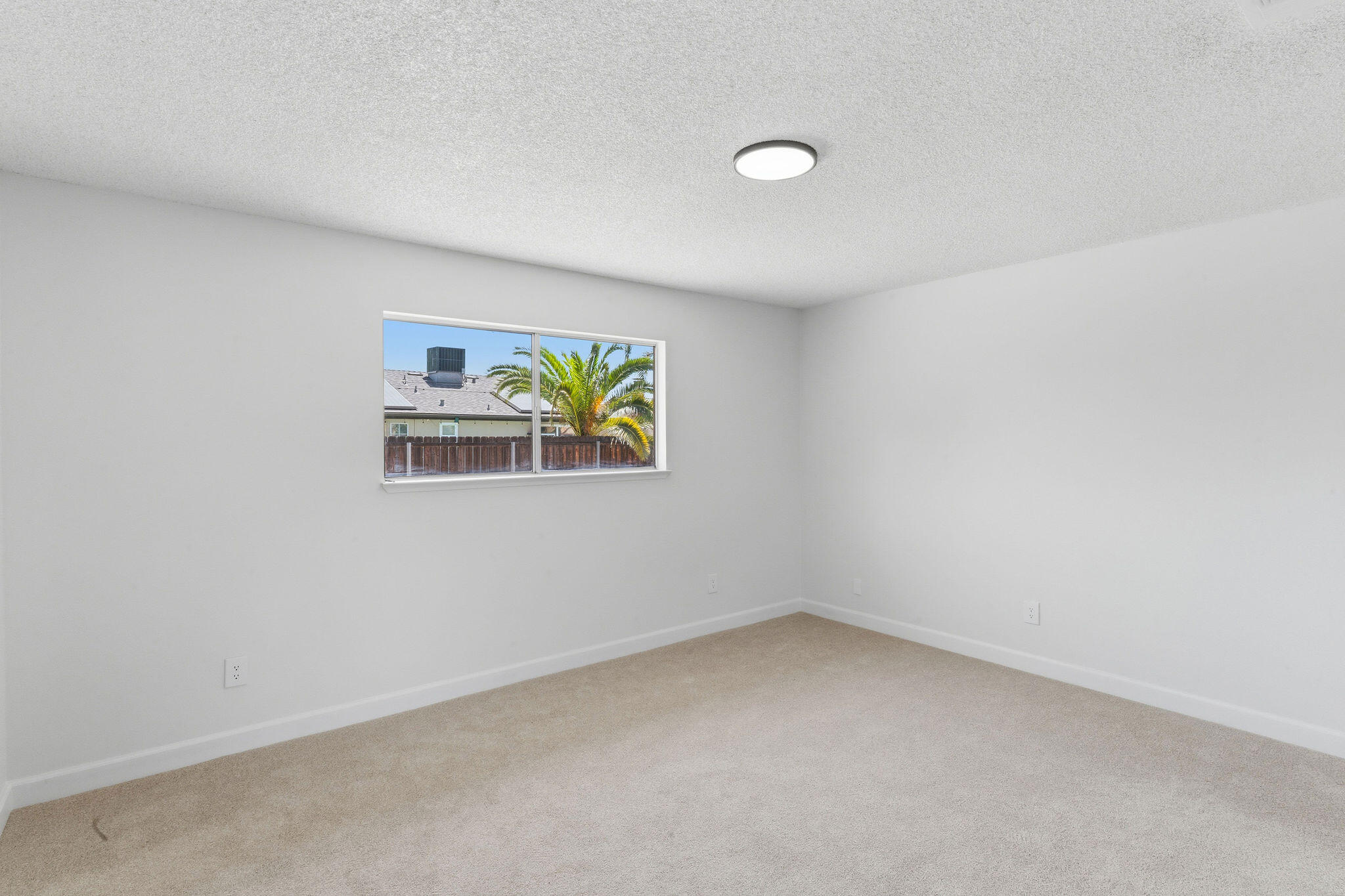 2117 Beechwood Ct, Hanford, CA 93230
