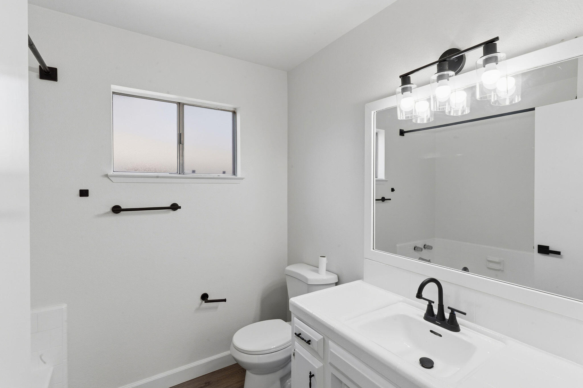 2117 Beechwood Ct, Hanford, CA 93230