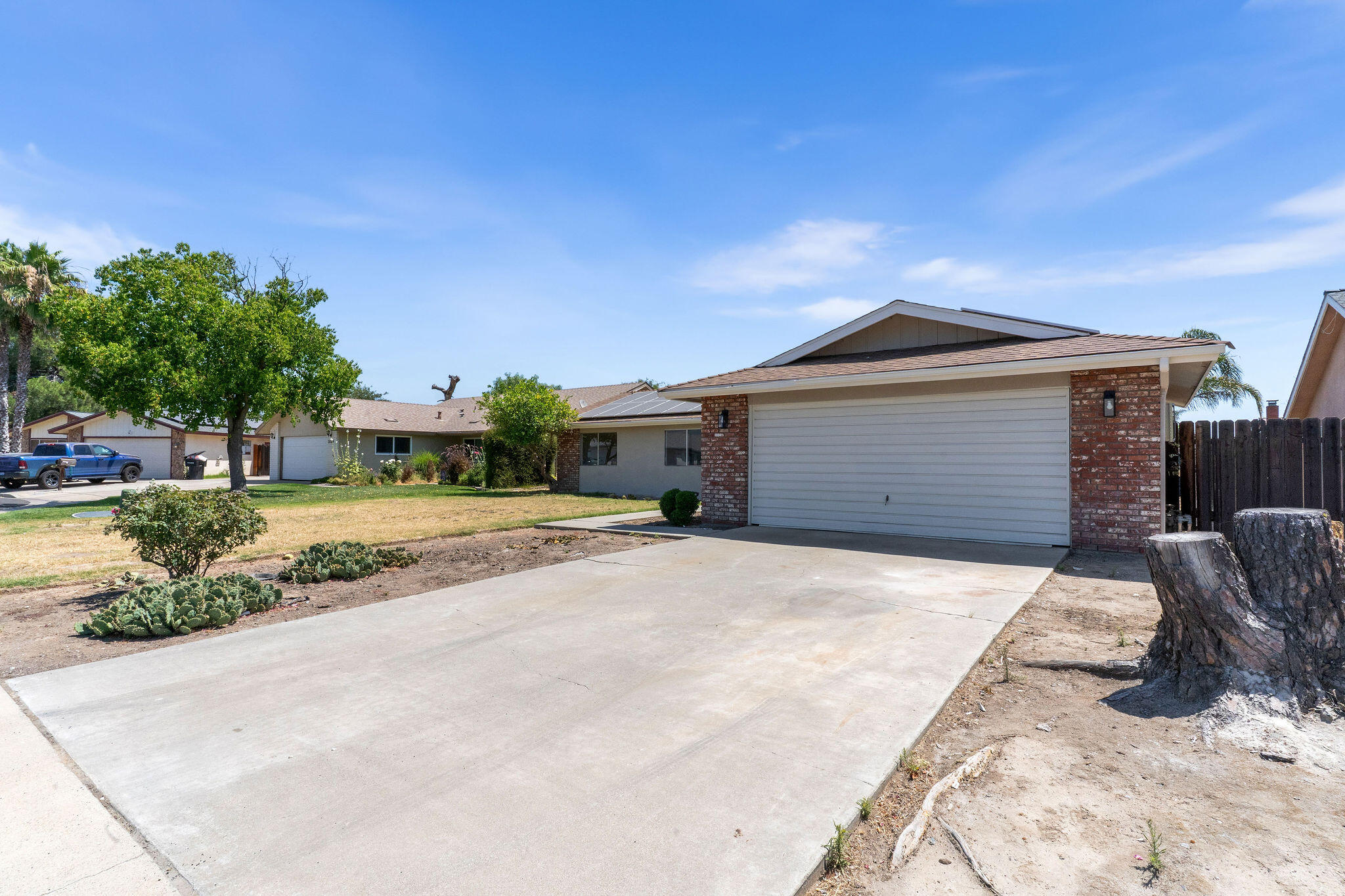 2117 Beechwood Ct, Hanford, CA 93230