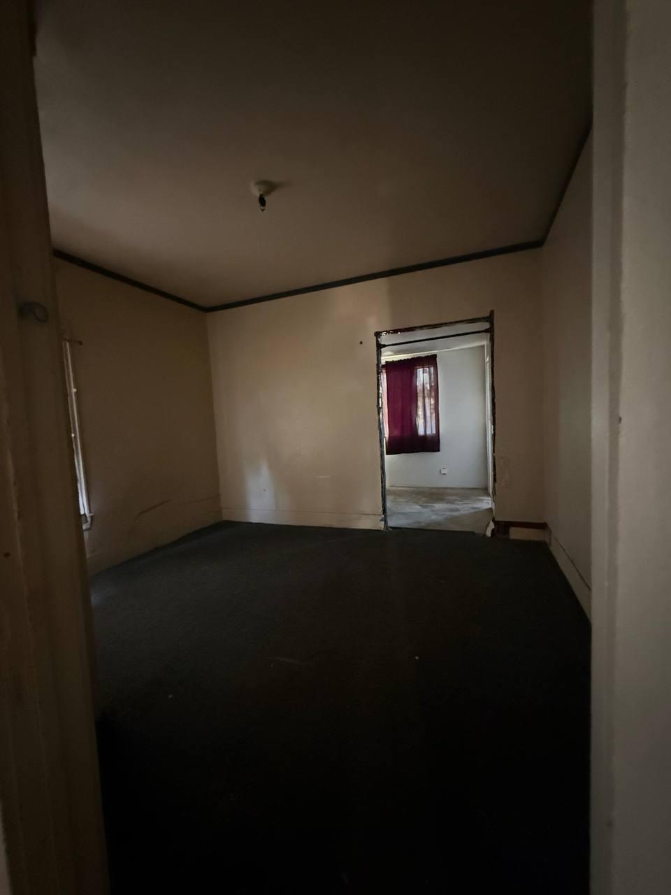 1129 E Nevada Ave, Fresno, CA 93701