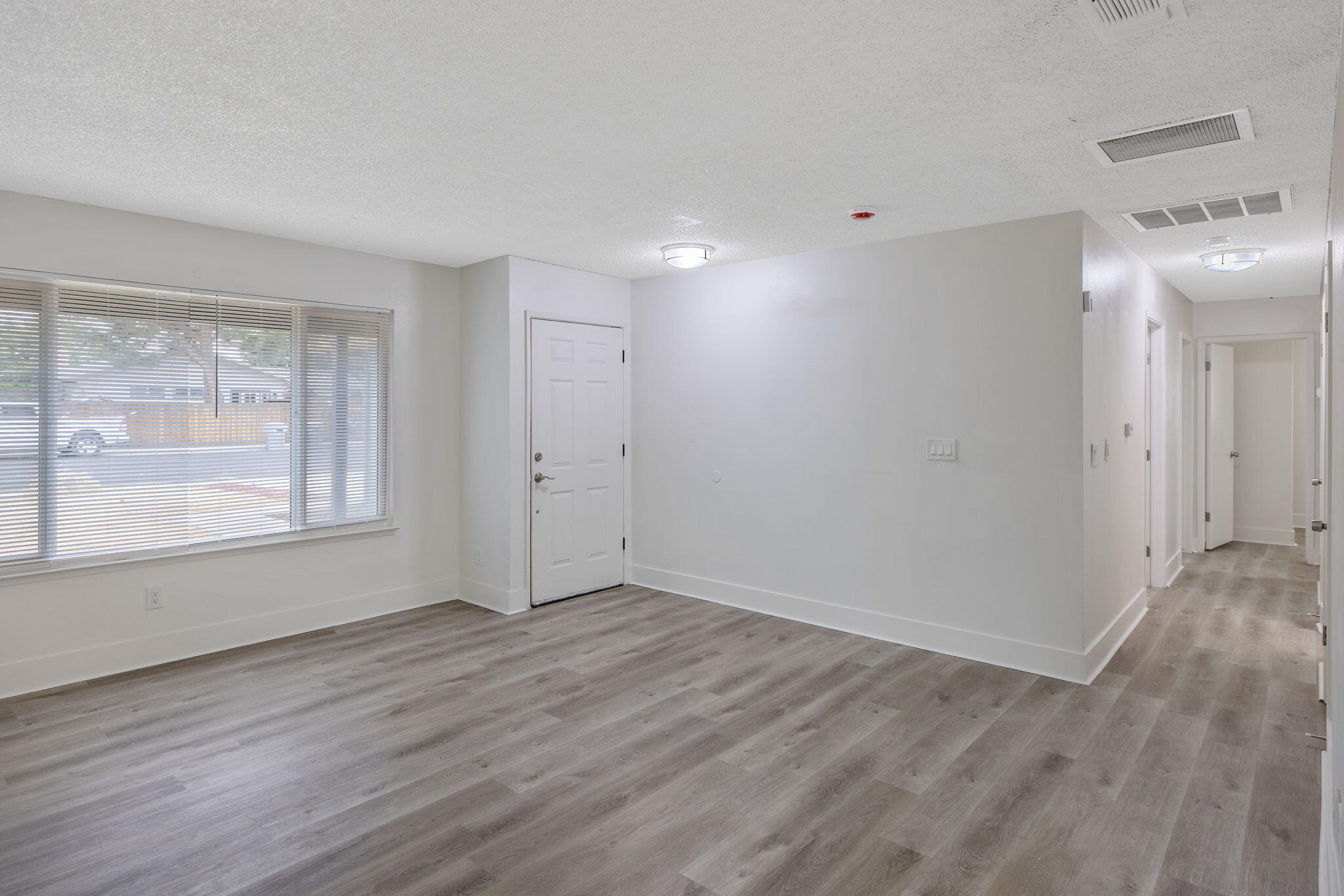 534 W Swift Ave, Fresno, CA 93705