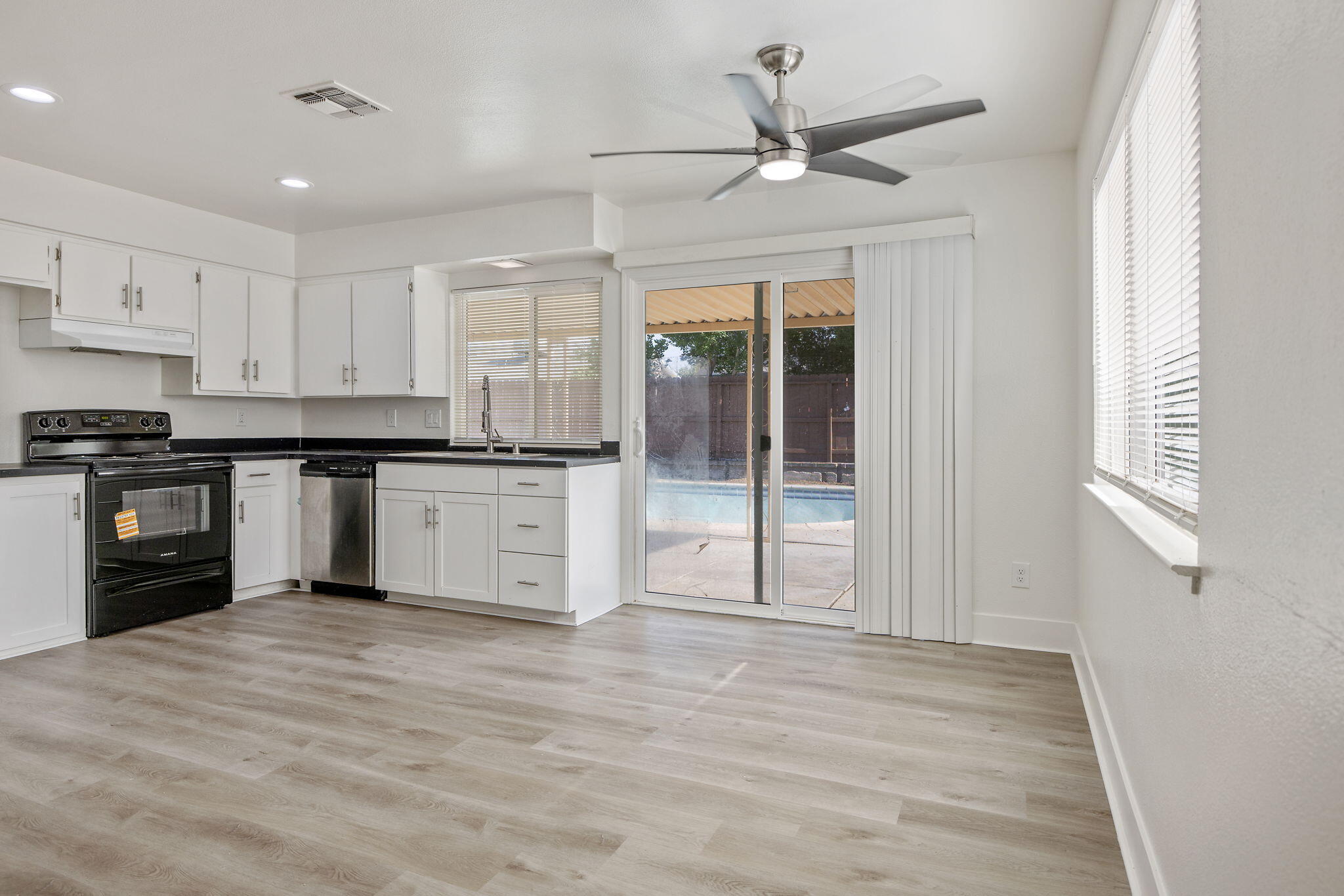 534 W Swift Ave, Fresno, CA 93705