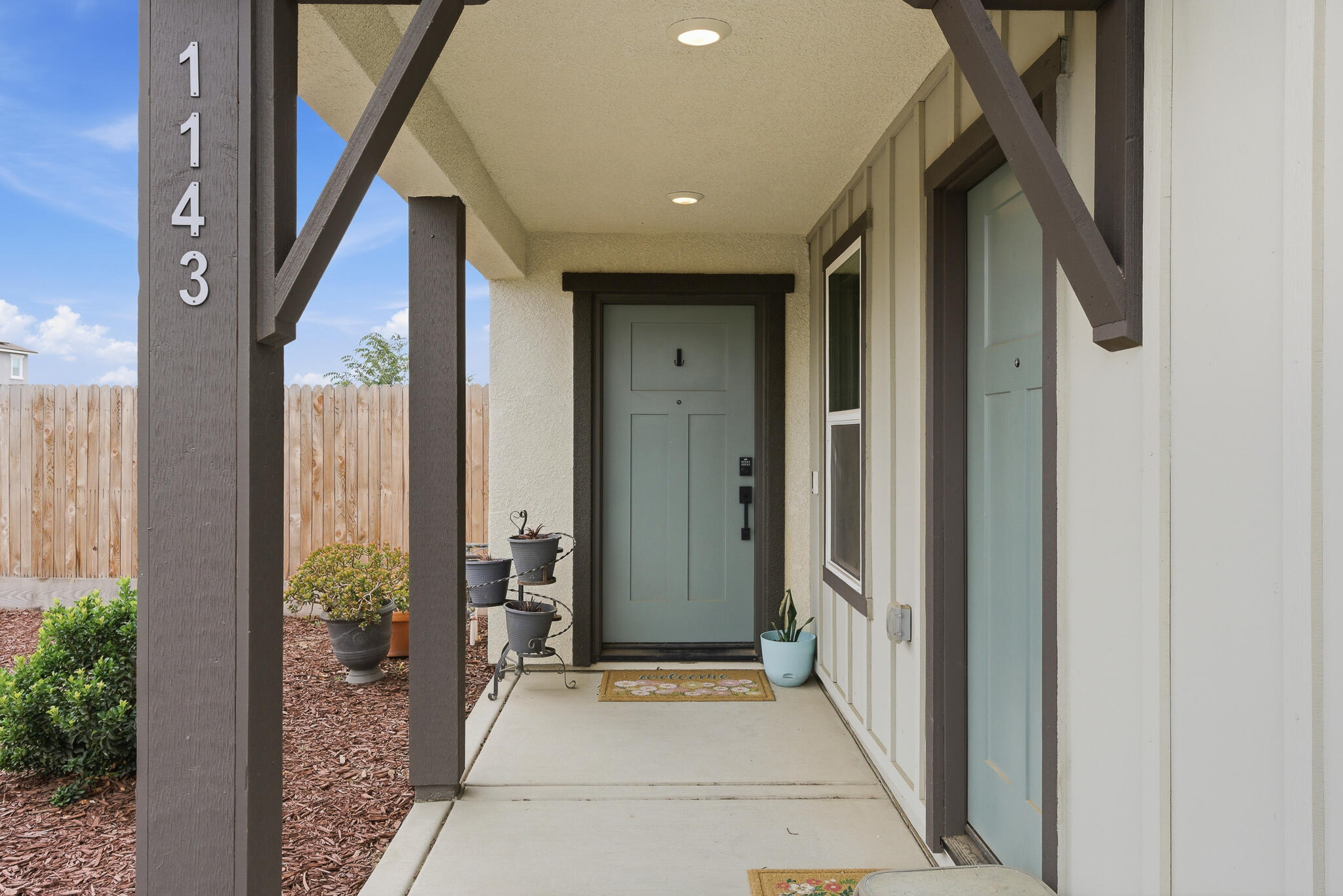 1143 E Packwood Ave, Visalia, CA 93292