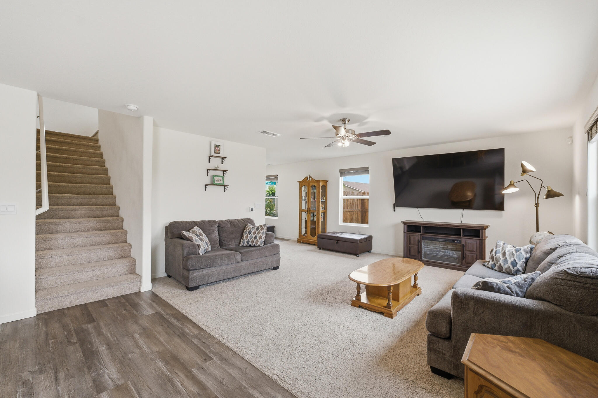 1143 E Packwood Ave, Visalia, CA 93292