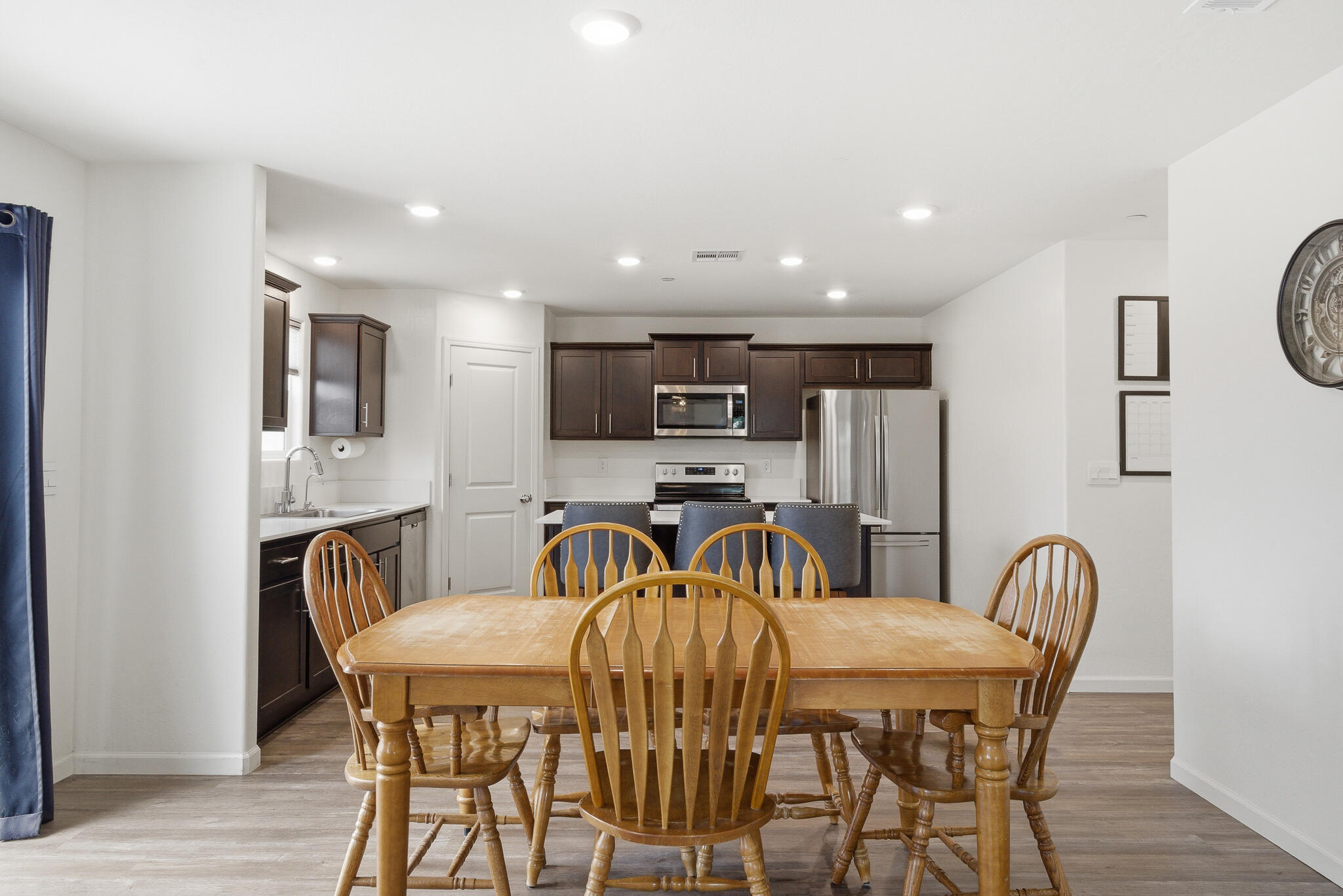 1143 E Packwood Ave, Visalia, CA 93292
