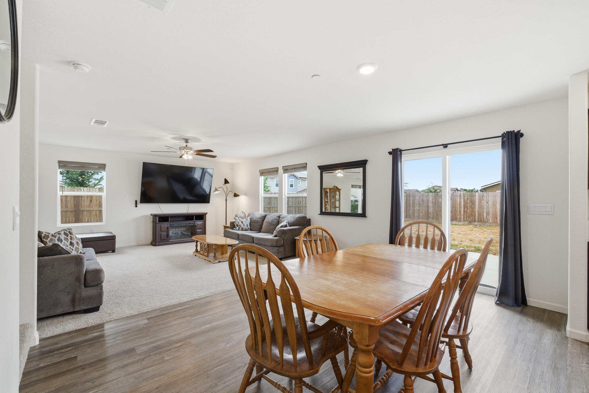 1143 E Packwood Ave, Visalia, CA 93292