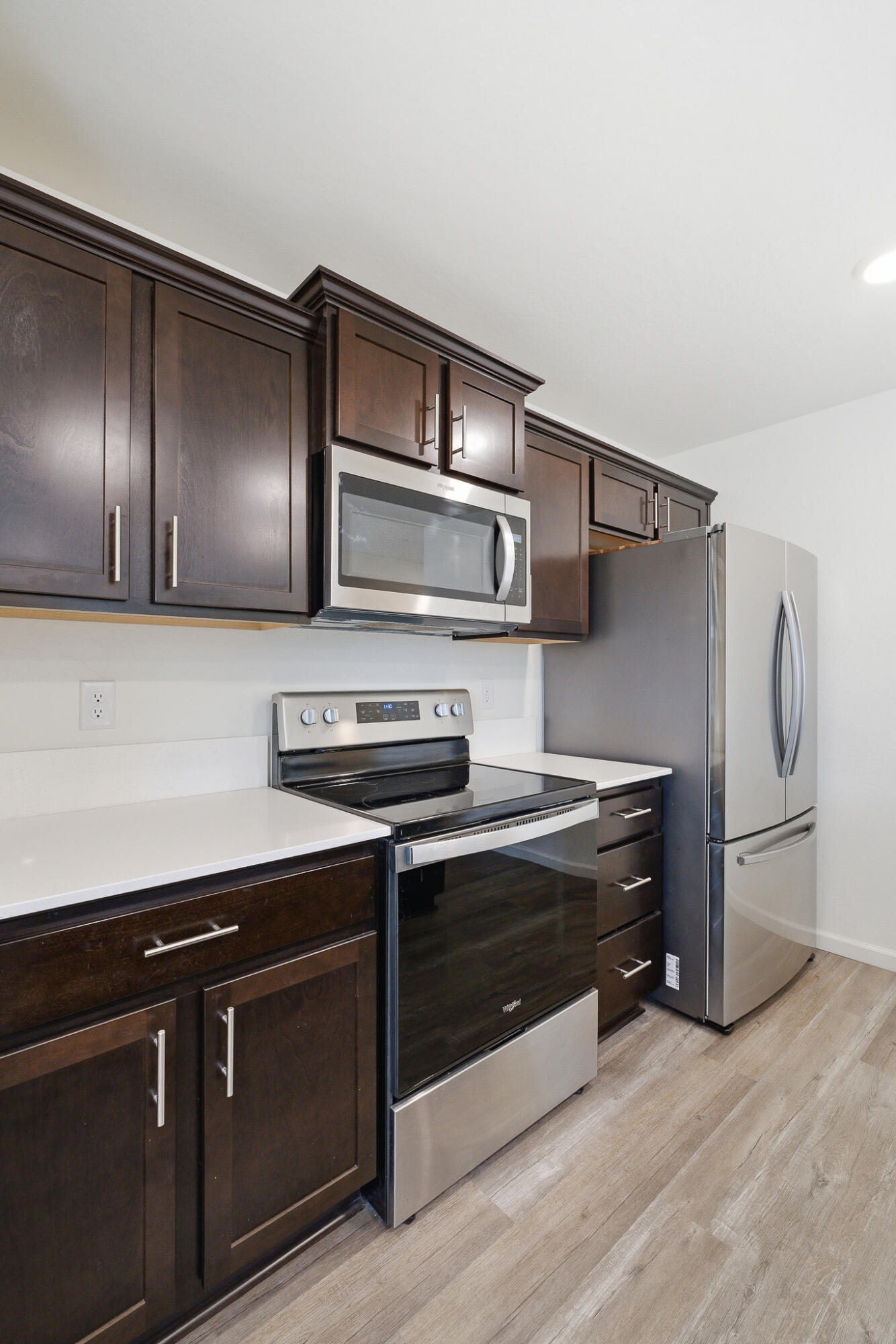 1143 E Packwood Ave, Visalia, CA 93292